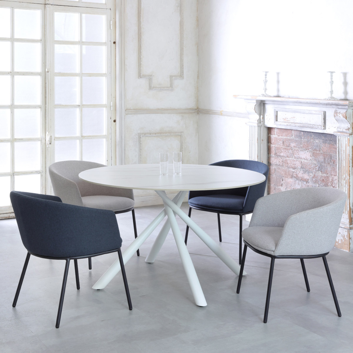 ダイニングチェア 座面高44.5cm NAVE 肘掛け付き ファブリック ( チェア ダイニング イス 食卓椅子 アームレスト 肘付き ウレタン 座り心地 快適 椅子 チェアー いす 食卓 リビング リビングチェア ) 【ライトグレー】 ライトグレー