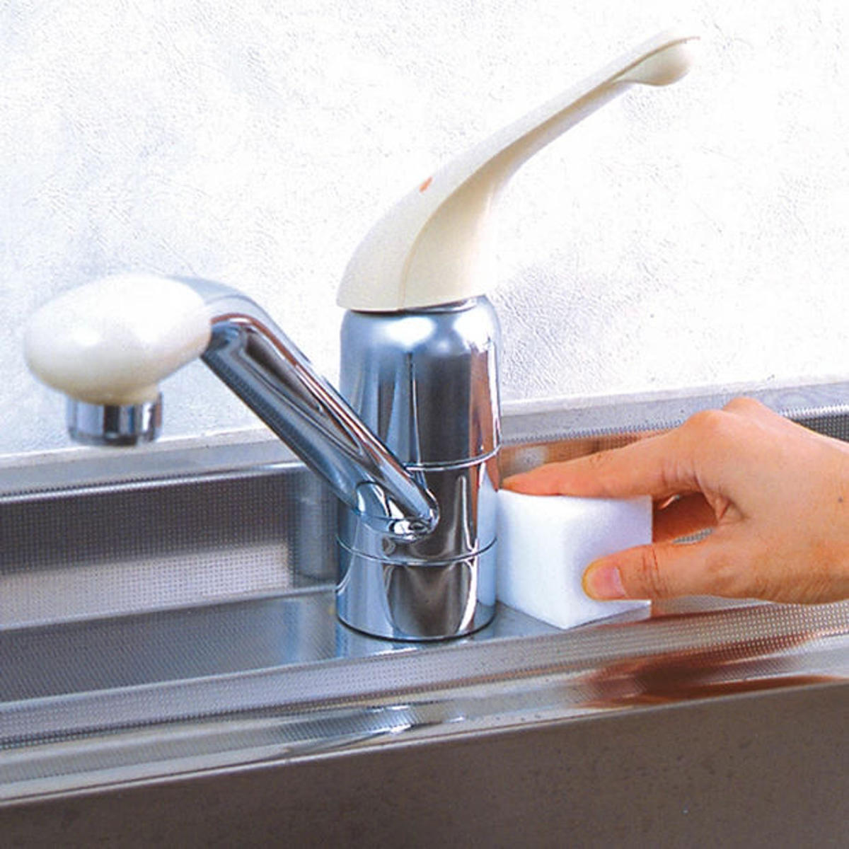 メラミンスポンジ おそうじ消しゴム 5個入り 約4×4×4cm 切り分けできる ( メラミン スポンジ 掃除用スポンジ 洗剤不要 汚れ 研磨スポンジ サイズカットOK ステンレス ガラス 陶器 陶器水垢 茶渋 キッチン 水回り 掃除 掃除用品 )