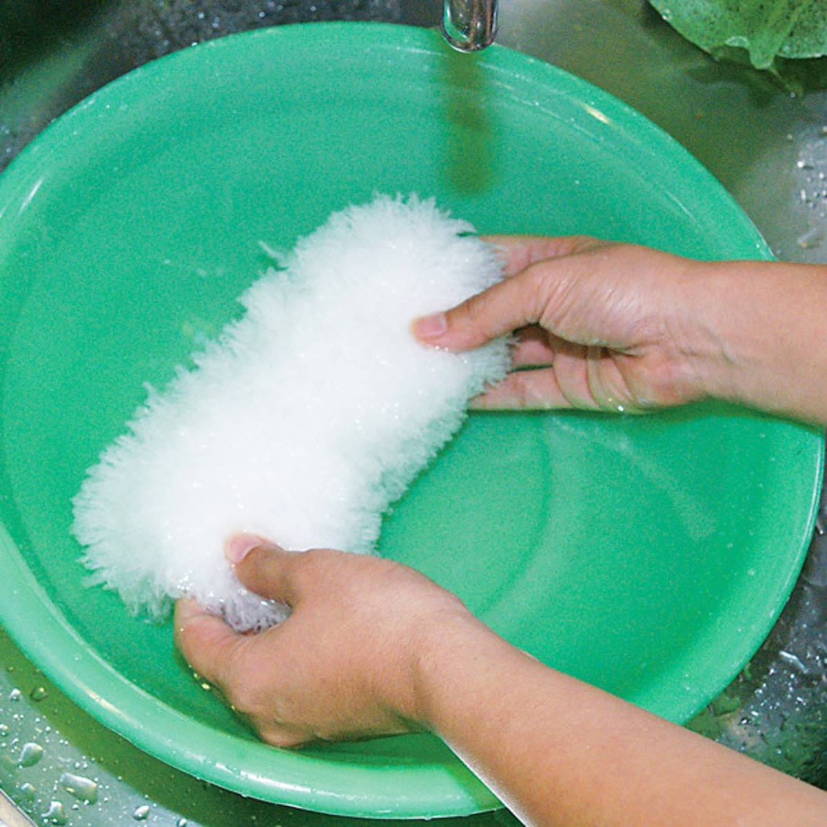 ほこり取り モコモハンディモップ ケース付き 全長約37cm 洗って使える マイクロファイバー ( ホコリ取り マイクロファーバー 洗える ハンディ ケース ハタキ ほこり リビング 掃除 家電掃除 掃除用品 清掃用品 )