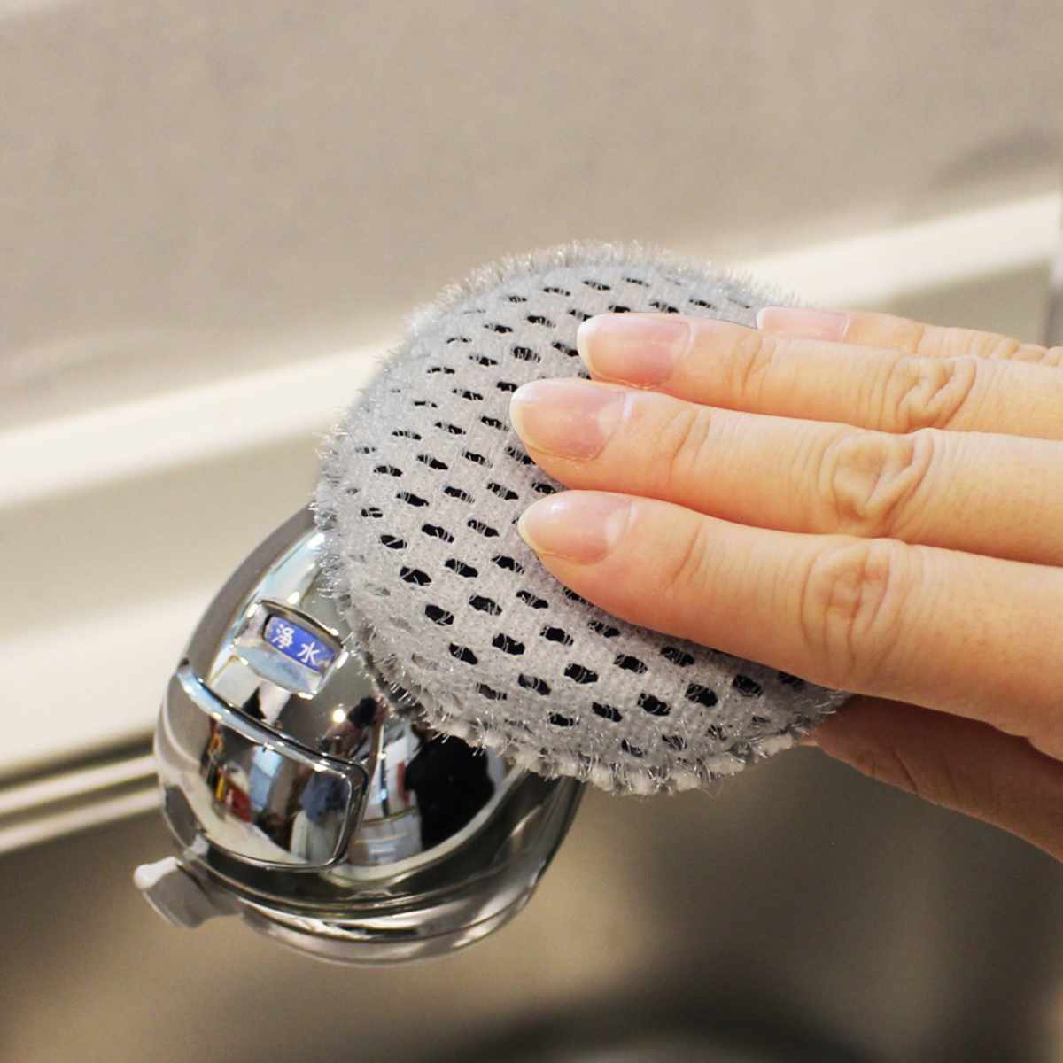 キッチンスポンジ ブラシ 両面使える キッチン掃除 ( シンク 水回り掃除 ミニスポンジ 台所掃除 小さい コンパクト グレー シンプル 水切りカゴ 三角コーナー シンク掃除 排水溝 掃除 掃除グッズ )