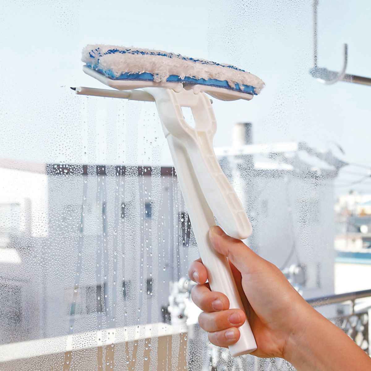 窓 網戸 ワイパー 掃除 楽絞りワイパー ヘッドのみ WD320 水だけで洗える ( 窓掃除 網戸掃除 水切りワイパー お掃除ワイパー 絞れる 簡単 年末掃除 大掃除 掃除用品 便利グッズ )