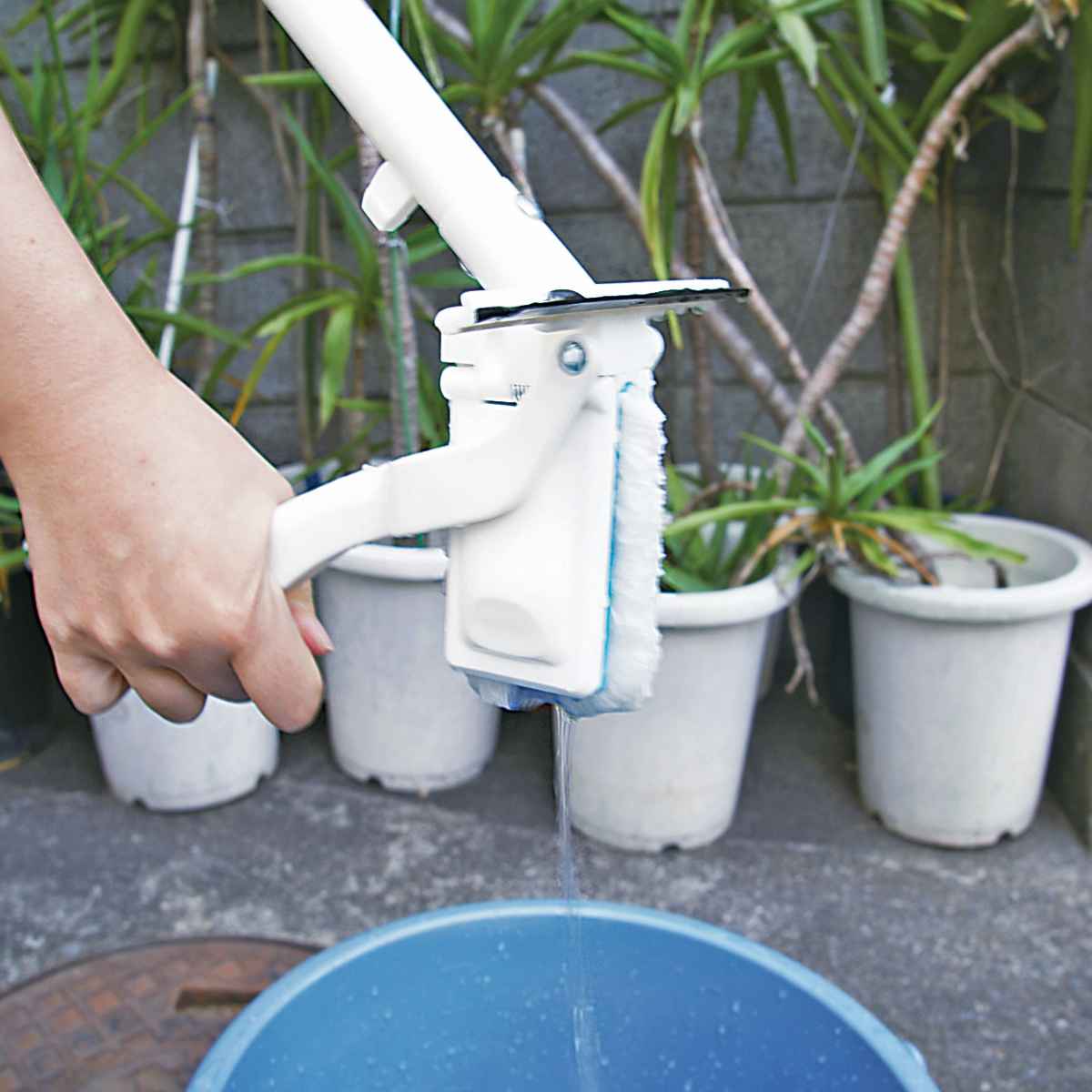 窓 網戸 ワイパー 掃除 楽絞りワイパー ヘッドのみ WD320 水だけで洗える ( 窓掃除 網戸掃除 水切りワイパー お掃除ワイパー 絞れる 簡単 年末掃除 大掃除 掃除用品 便利グッズ )