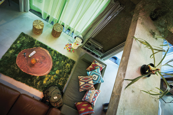 ローテーブル 幅90cm 木製 天然木 モンキーポッド 丸太 丸 テーブル つくえ おしゃれ ( 開梱設置 センターテーブル リビングテーブル コーヒーテーブル 無垢材 一枚板 机 座卓 リビング カフェテーブル )