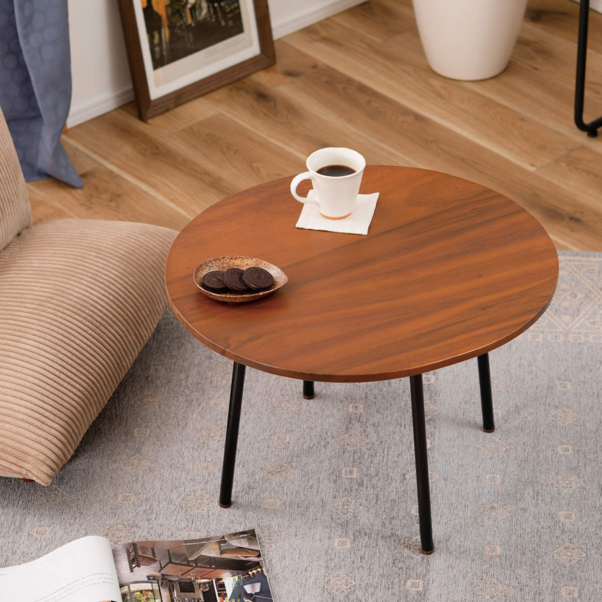ローテーブル 高さ40.5cm 天然木 アジャスター付き （ 北欧 テーブル 木目調 木製 おしゃれ かわいい シンプル 円形 リビングテーブル 机  つくえ 北欧風 ディスプレイ インテリア 組み立て品 リビング センターテーブル 円型 新生活 ）