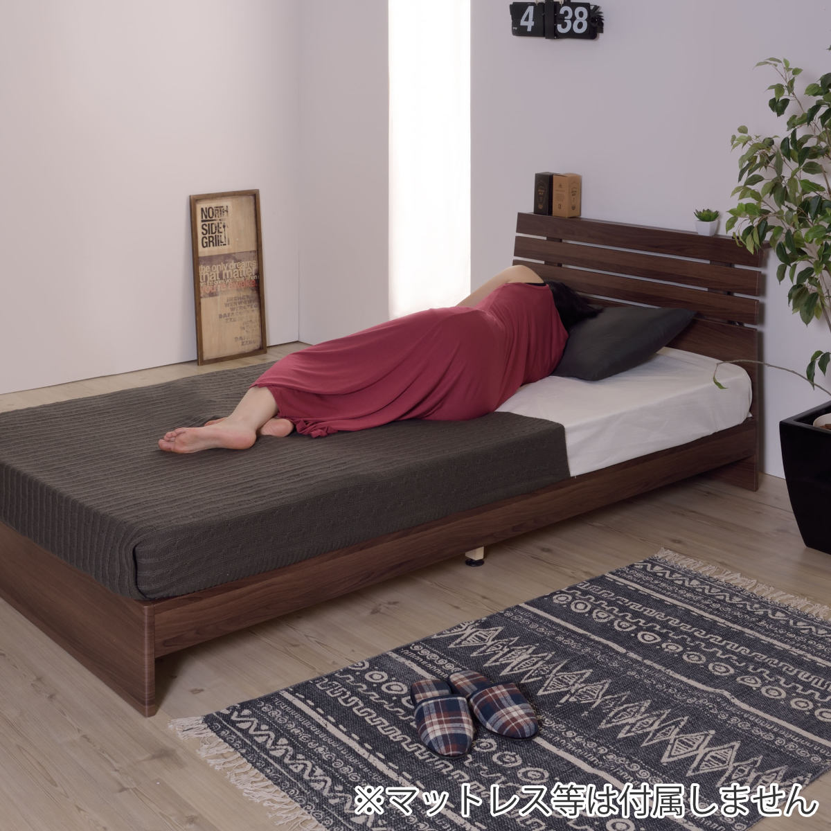 ベッド シングルベッド すのこ状 ( ベッドフレーム シングル すのこベッド 床板 木製 ベッド本体 ヘッドボード コンセント 寝具 寝室 子供部屋 シングルサイズ 一人暮らし スタイリッシュ 通気性 )