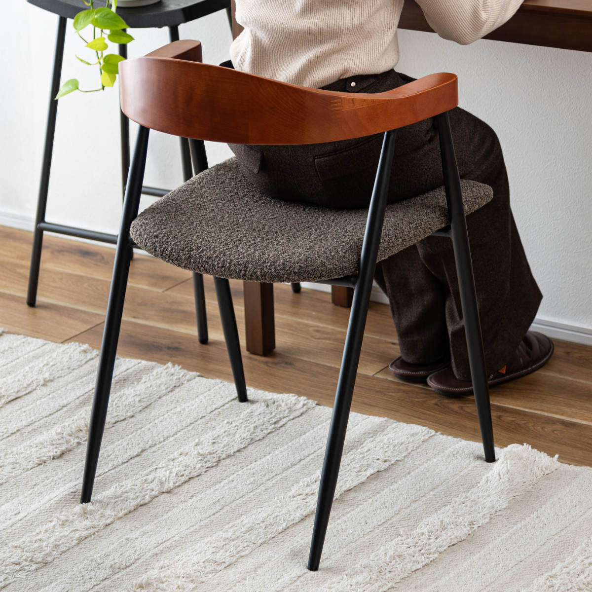 ダイニングチェア 座面高44cm スチール脚 ( チェア 椅子 ファブリック 曲木 ブラウン グレー 肘付き 肘掛 異素材 シンプル ビンテージ調 ) 【ブラウン】 ブラウン