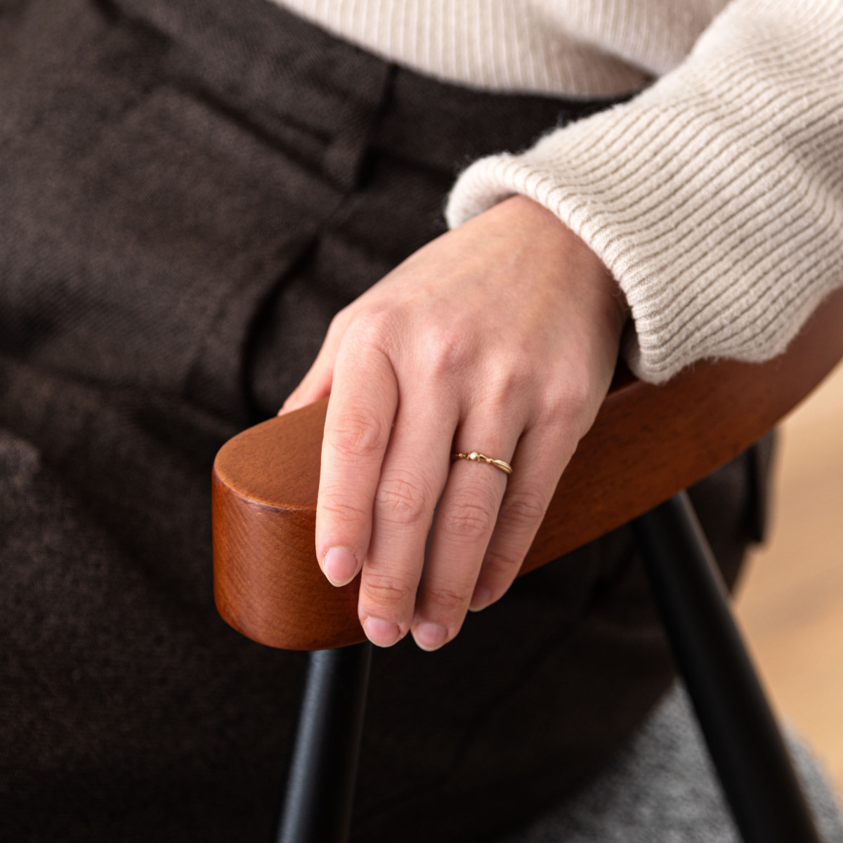 ダイニングチェア 座面高44cm スチール脚 ( チェア 椅子 ファブリック 曲木 ブラウン グレー 肘付き 肘掛 異素材 シンプル ビンテージ調 ) 【ブラウン】 ブラウン