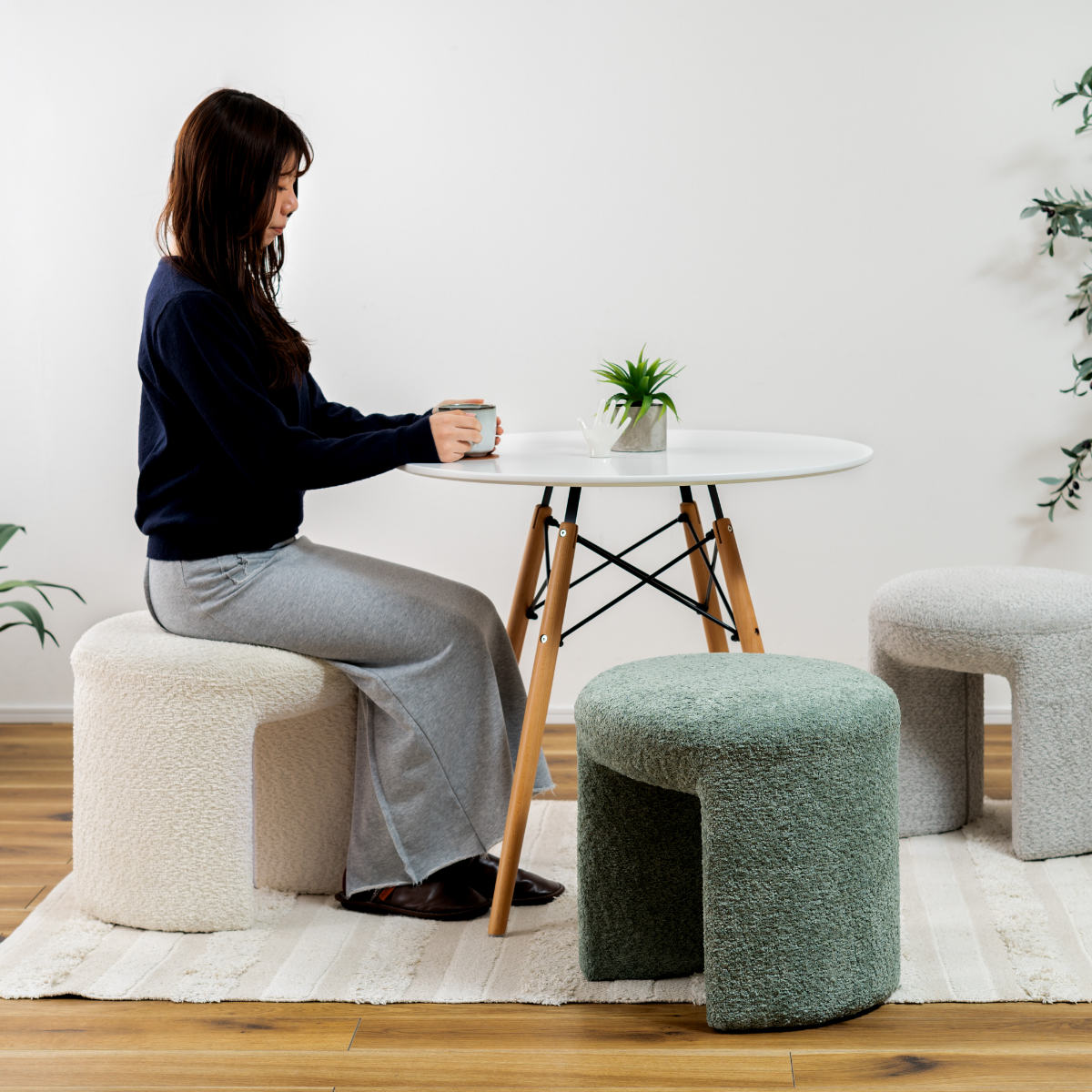 スツール 高さ46cm 座面丸型 ブークレ生地 ( 丸 ラウンド 円形 サブチェア 椅子 オットマン もこもこ 軽量 リビング 玄関 寝室 サイドテーブル グレー グリーン ホワイト ) 【グリーン】 グリーン