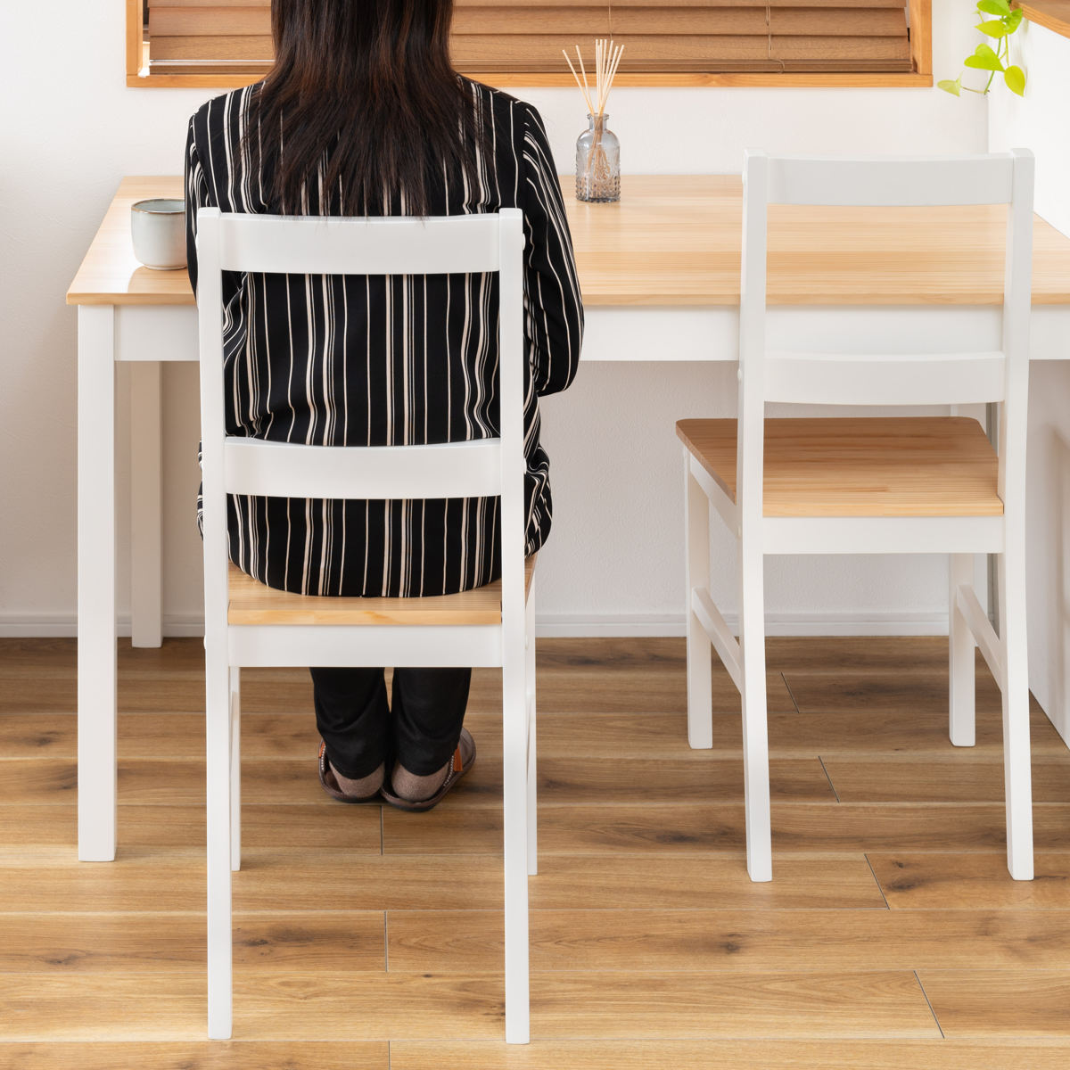 ダイニングテーブル 幅135cm ( 4人掛け 食卓 ダイニング テーブル 木製 天然木 長方形 四角 カントリー調 北欧 ナチュラル )