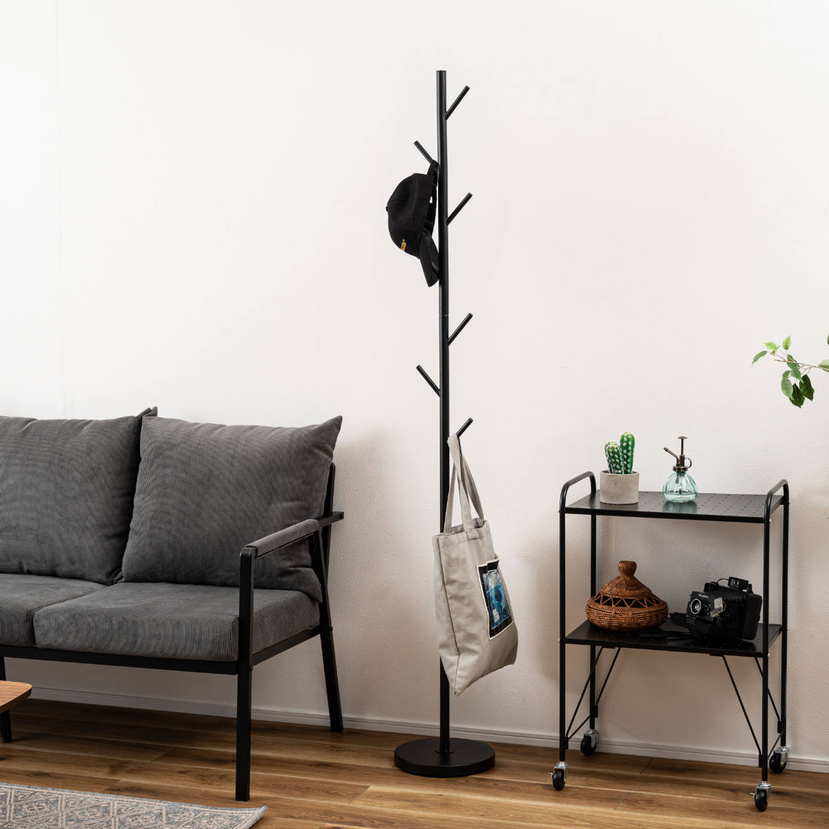 ポールハンガー 幅26cm フック7本 スチール ( ポールスタンド スリム コート掛け 玄関 省スペース ハンガーポール 衣類収納 すき間 ブラック グレー ホワイト ) 【ホワイト】 ホワイト