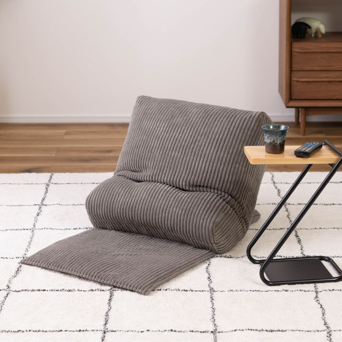 座椅子 幅52cm 折りたたみ コーデュロイ ( フロアソファ マルチ 1人掛け ソファ クッション 枕 足置き コンパクト 収納 リクライニング 14段階 おしゃれ 完成品 オットマン フットレスト スリップ止め加工 座り心地 ふっくら ) 【ベージュ】 ベージュ