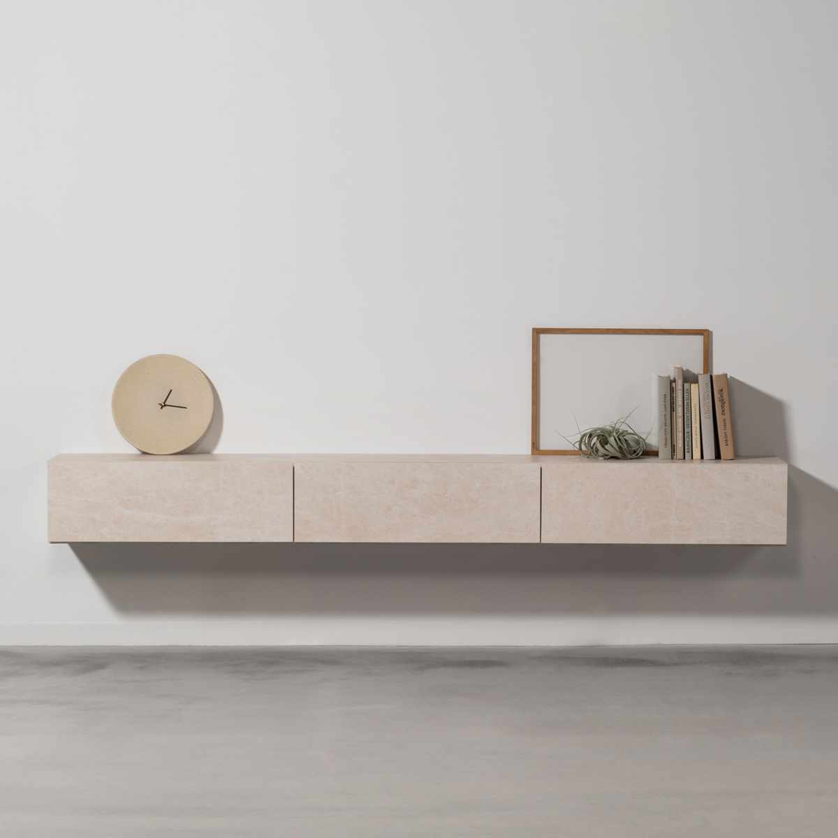 form フロートボード 幅180cm ミルラ 日本製 完成品 ( 要施工業者 壁掛け フロート テレビボード 棚 ラック フラップ扉 フォーム 壁付 壁面 壁掛けテレビ ローボード グレー ホワイト ブラウン ナチュラル ) 【ブラウン】 ブラウン