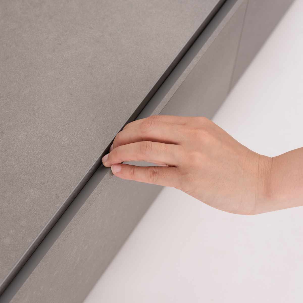 form フロートボード 幅180cm ミルラ 日本製 完成品 ( 要施工業者 壁掛け フロート テレビボード 棚 ラック フラップ扉 フォーム 壁付 壁面 壁掛けテレビ ローボード グレー ホワイト ブラウン ナチュラル ) 【ブラウン】 ブラウン