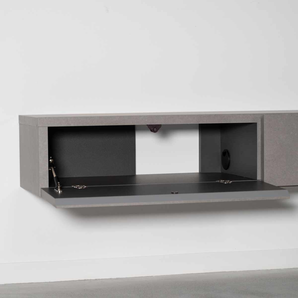 form フロートボード 幅180cm ミルラ 日本製 完成品 ( 要施工業者 壁掛け フロート テレビボード 棚 ラック フラップ扉 フォーム 壁付 壁面 壁掛けテレビ ローボード グレー ホワイト ブラウン ナチュラル ) 【ブラウン】 ブラウン