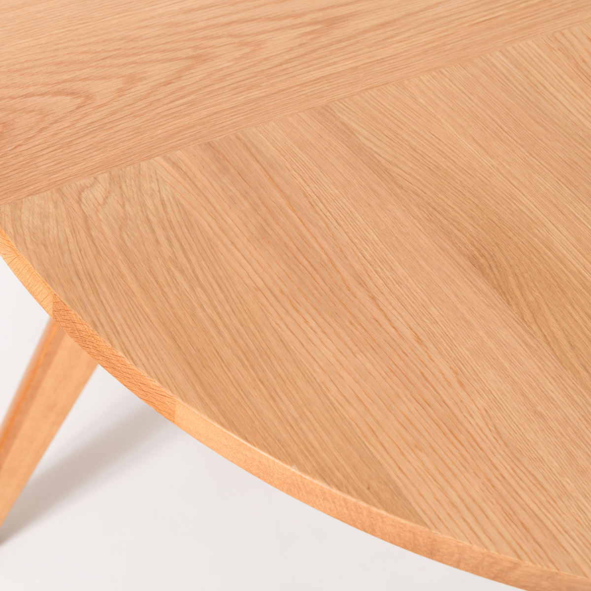 ダイニングテーブル 円型 直径110cm バルジ form ( テーブル 食卓テーブル 丸 机 木製 円形 天然木 ダイニング 食卓 木製テーブル オーク 3本脚 カフェテーブル コーヒーテーブル ) 【ブラウン】 ブラウン