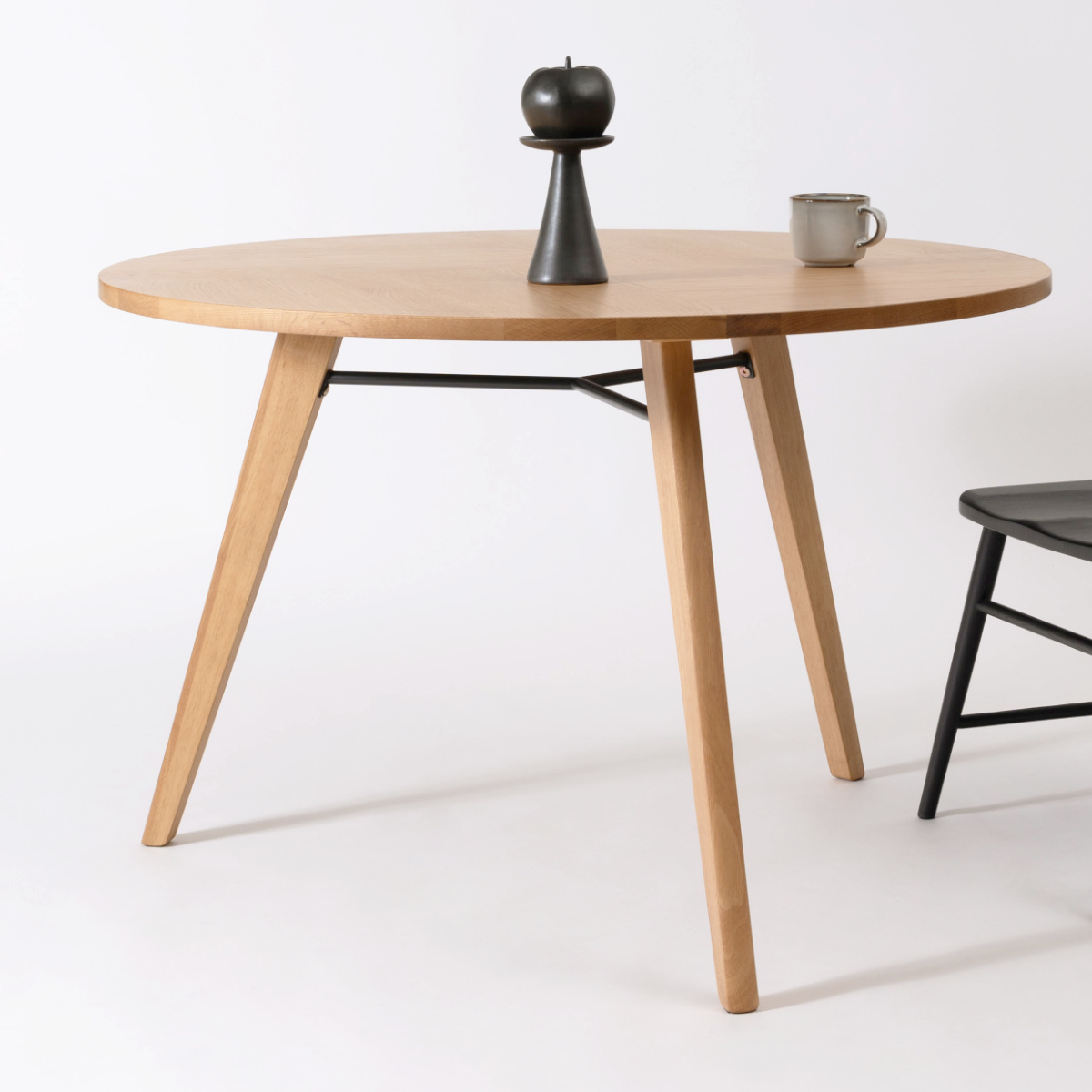 ダイニングテーブル 円型 直径110cm バルジ form ( テーブル 食卓テーブル 丸 机 木製 円形 天然木 ダイニング 食卓 木製テーブル オーク 3本脚 カフェテーブル コーヒーテーブル ) 【ブラウン】 ブラウン