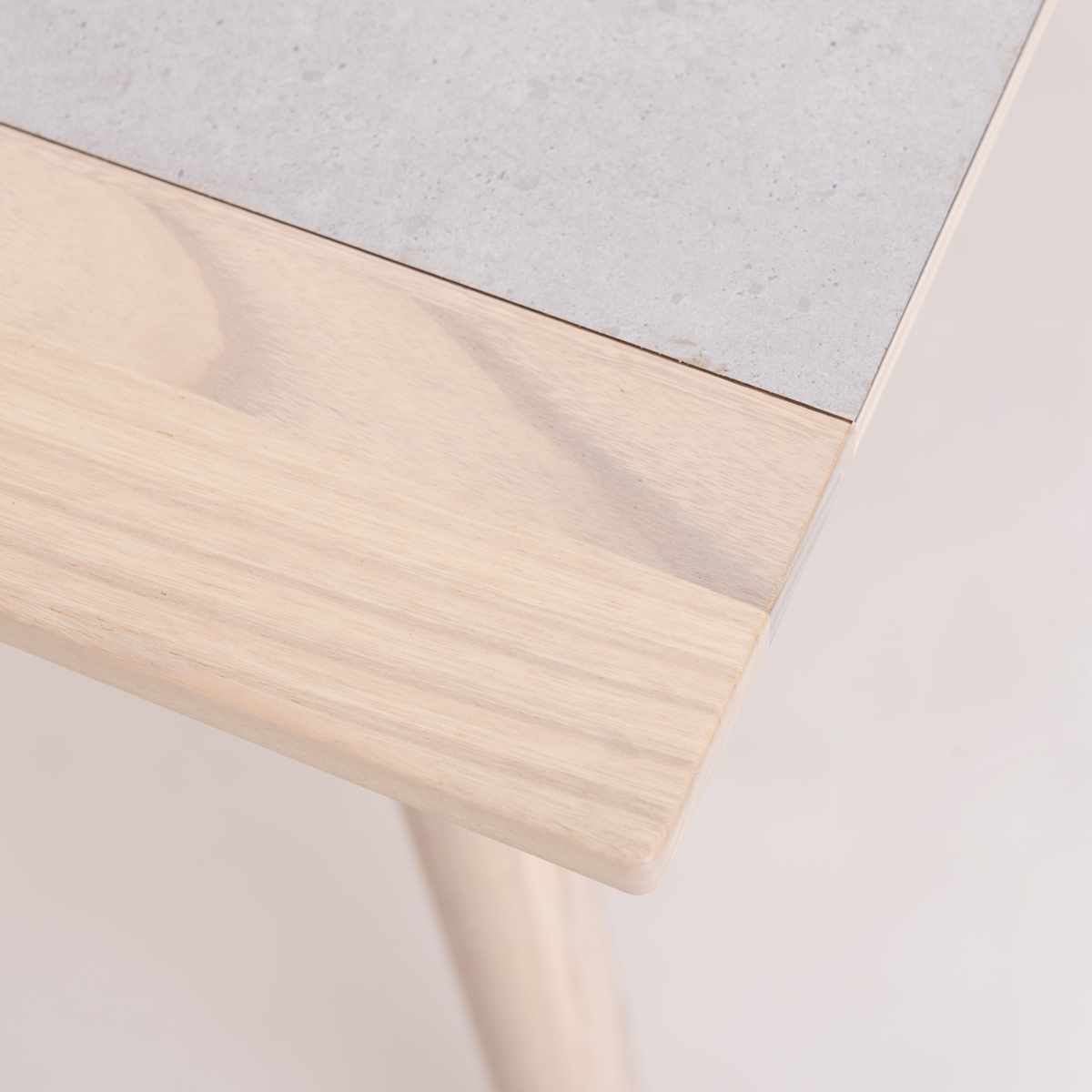 ダイニングテーブル 幅136cm アーティーク form ( テーブル 食卓テーブル 長方形 机 木製 天然木 モルタル調 ダイニング 食卓 リビングテーブル 作業台 木製テーブル ウッドテーブル 奥行80cm コンパクト ) 【ミドルブラウン】 ミドルブラウン