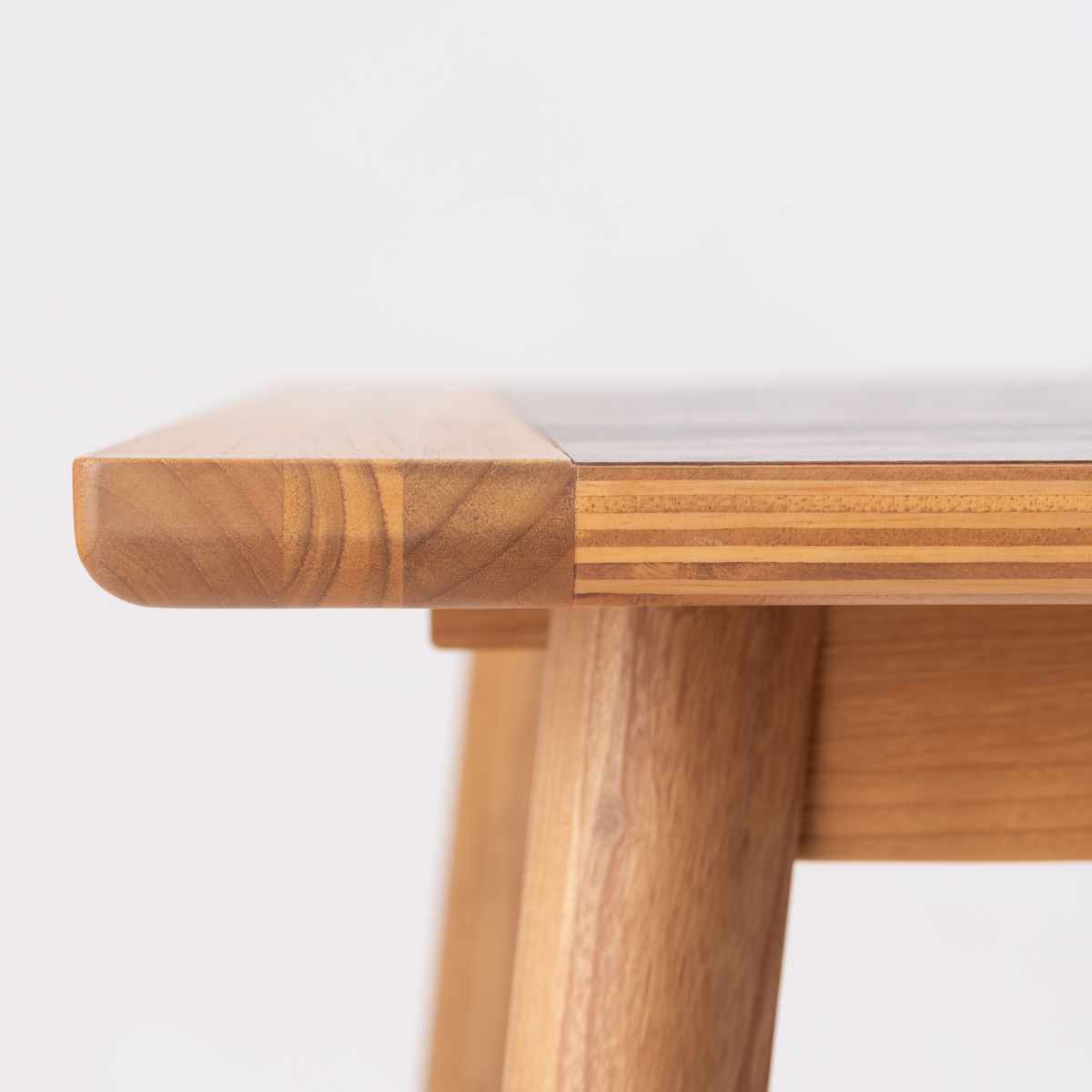 ダイニングテーブル 幅136cm アーティーク form ( テーブル 食卓テーブル 長方形 机 木製 天然木 モルタル調 ダイニング 食卓 リビングテーブル 作業台 木製テーブル ウッドテーブル 奥行80cm コンパクト ) 【ミドルブラウン】 ミドルブラウン