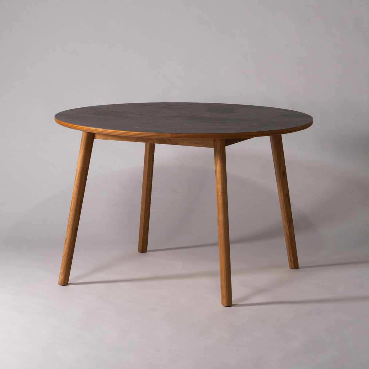 ダイニングテーブル 円型 直径114cm アーティーク form ( テーブル 食卓テーブル 丸 机 木製 天然木 丸テーブル 石目調 ダイニング 食卓 リビングテーブル 作業台 木製テーブル ウッドテーブル コンパクト 円形 円卓 ) 【ホワイト】 ホワイト