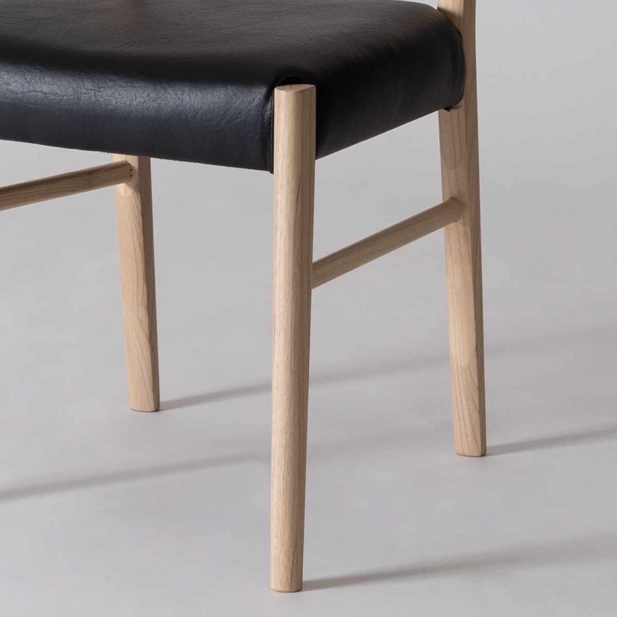 ダイニングチェア 座面高44cm ベーシックタイプ アーティーク form ( チェア ダイニング イス 椅子 食卓椅子 完成品 木製 天然木 肘なし 別売りカバー チェアー いす 食卓 リビング ダイニングチェアー リビングチェア 木製椅子 ) 【ホワイト】 ホワイト