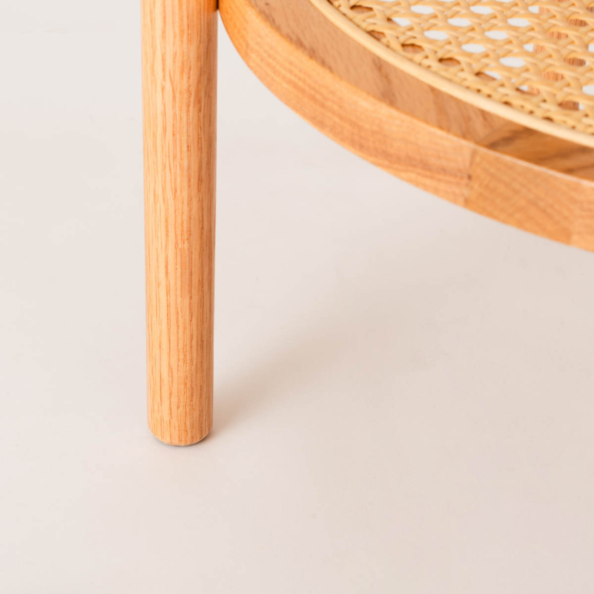 サイドテーブル 高さ50cm 円型 2段 チャービル form ( テーブル ソファサイド ベッドサイド 机 ミニテーブル 木製 天然木 丸 棚付き リビング リビングテーブル コーヒーテーブル ソファテーブル おしゃれ かごめ編み ) 【ブラック】 ブラック