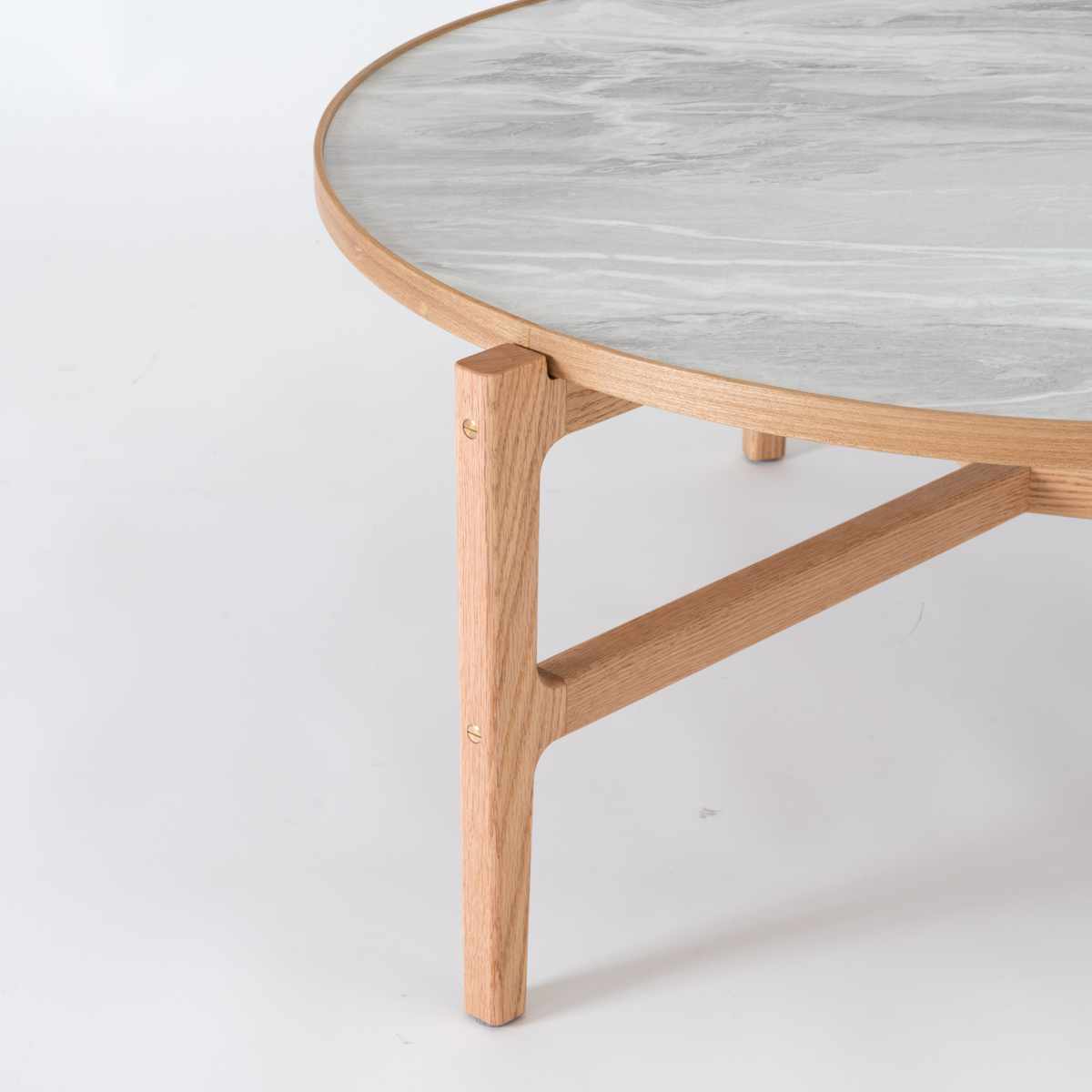 ローテーブル 円型 直径86.5cm クロッカス form ( リビングテーブル センターテーブル 木製 天然木 石目調 天板 丸 円形 テーブル 机 完成品 リビング 3本脚 丸テーブル ソファテーブル コーヒーテーブル ) 【ブラック】 ブラック