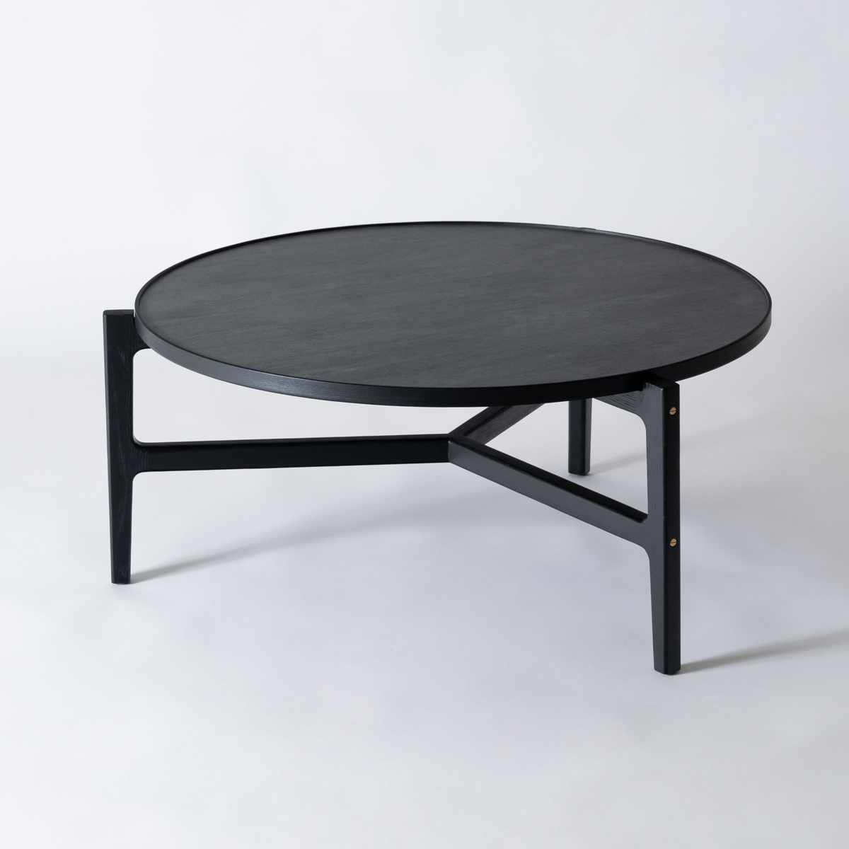 ローテーブル 円型 直径86.5cm クロッカス form ( リビングテーブル センターテーブル 木製 天然木 石目調 天板 丸 円形 テーブル 机 完成品 リビング 3本脚 丸テーブル ソファテーブル コーヒーテーブル ) 【ブラック】 ブラック