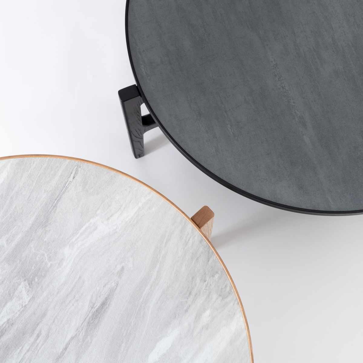 ローテーブル 円型 直径86.5cm クロッカス form ( リビングテーブル センターテーブル 木製 天然木 石目調 天板 丸 円形 テーブル 机 完成品 リビング 3本脚 丸テーブル ソファテーブル コーヒーテーブル ) 【ブラック】 ブラック