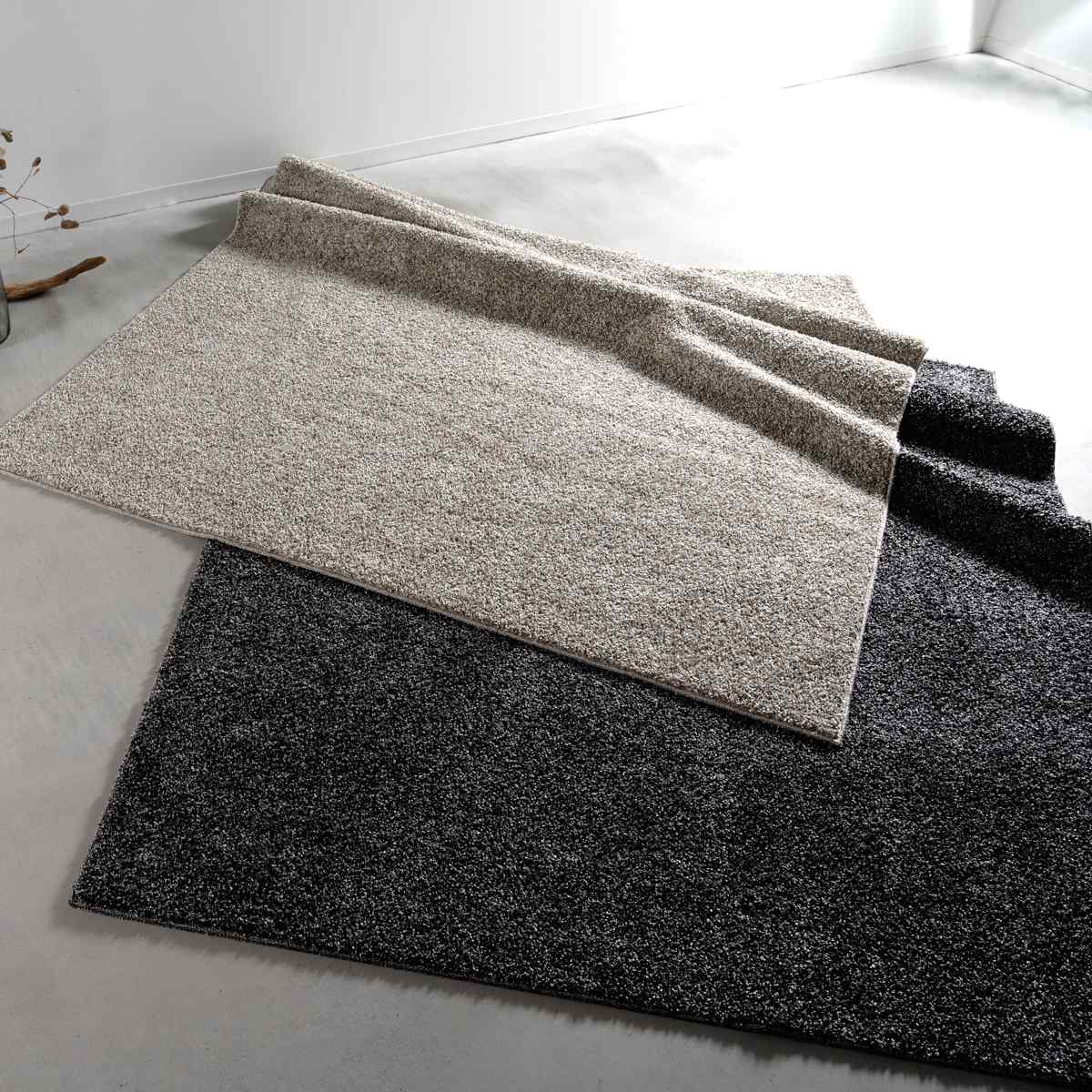 ラグ 130×190cm 長方形 床暖房対応 form ( ラグマット カーペット 絨毯 じゅうたん マット 床暖対応 床暖 床暖房 アクセントラグ ホットカーペット対応 防ダニ 抗菌防臭 防炎機能 インテリア ふんわり ) 【ライトグレー】 ライトグレー