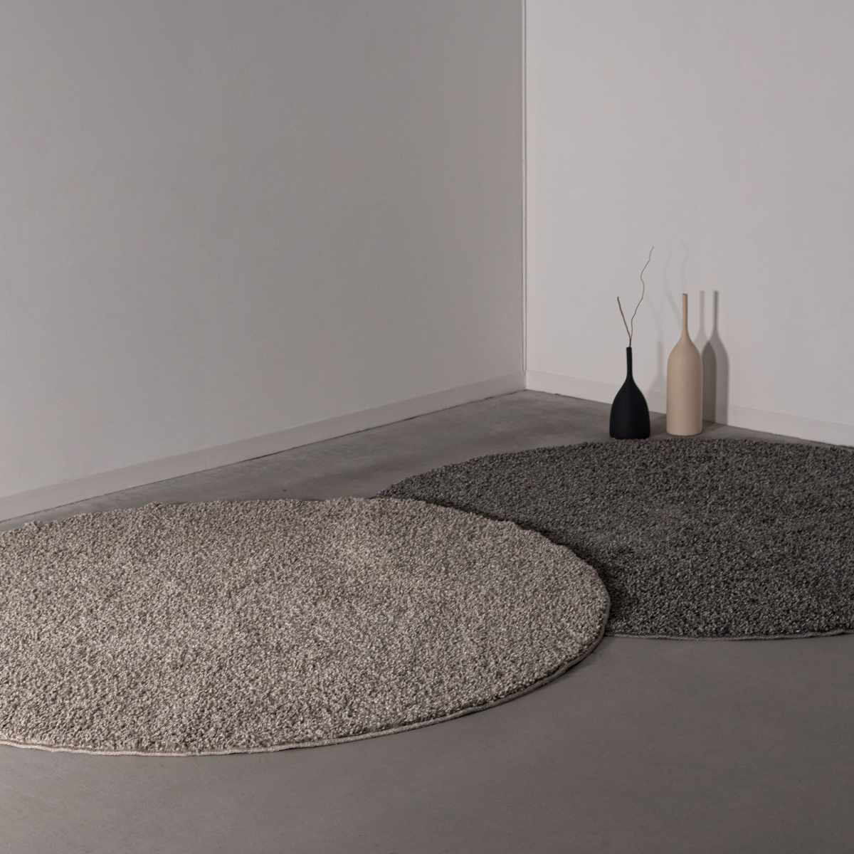 ラグ 直径160cm 円型 床暖房対応 form ( ラグマット カーペット 絨毯 じゅうたん マット 床暖対応 床暖 床暖房 アクセントラグ ホットカーペット対応 防ダニ 抗菌防臭 防炎機能 インテリア ふんわり ) 【ライトグレー】 ライトグレー