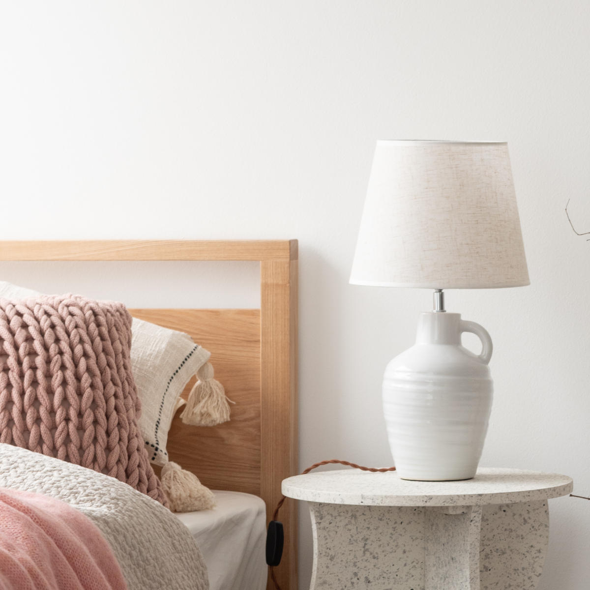 テーブルライト LED対応 電球付き 陶器 布シェード ( RIYO リヨ 卓上 ライト 照明 布 シェード 北欧 ナチュラル おしゃれ シンプル )