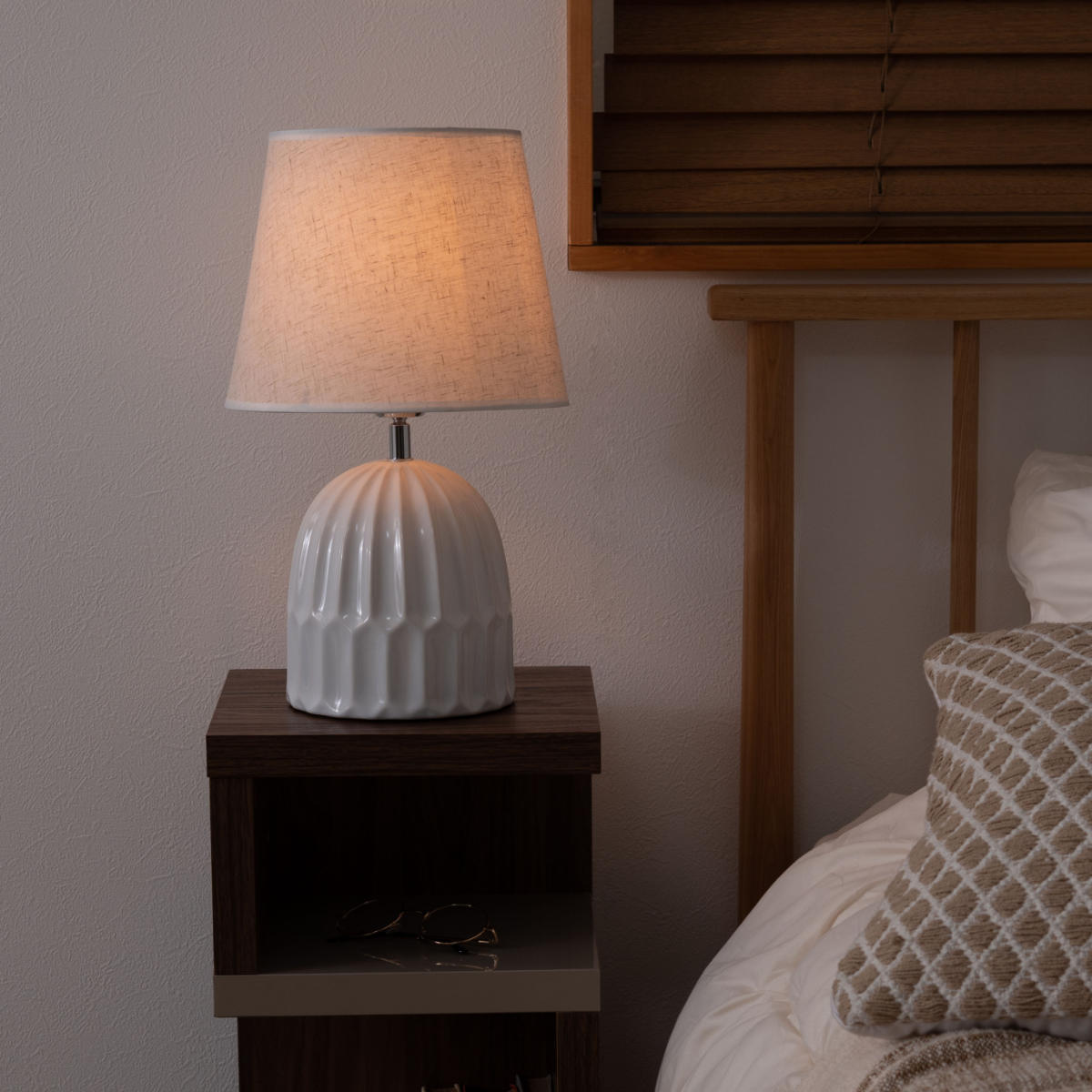 テーブルライト LED対応 電球付き 陶器 布シェード ( MYRE マイア 卓上 ライト 照明 布 シェード 北欧 ナチュラル おしゃれ シンプル )