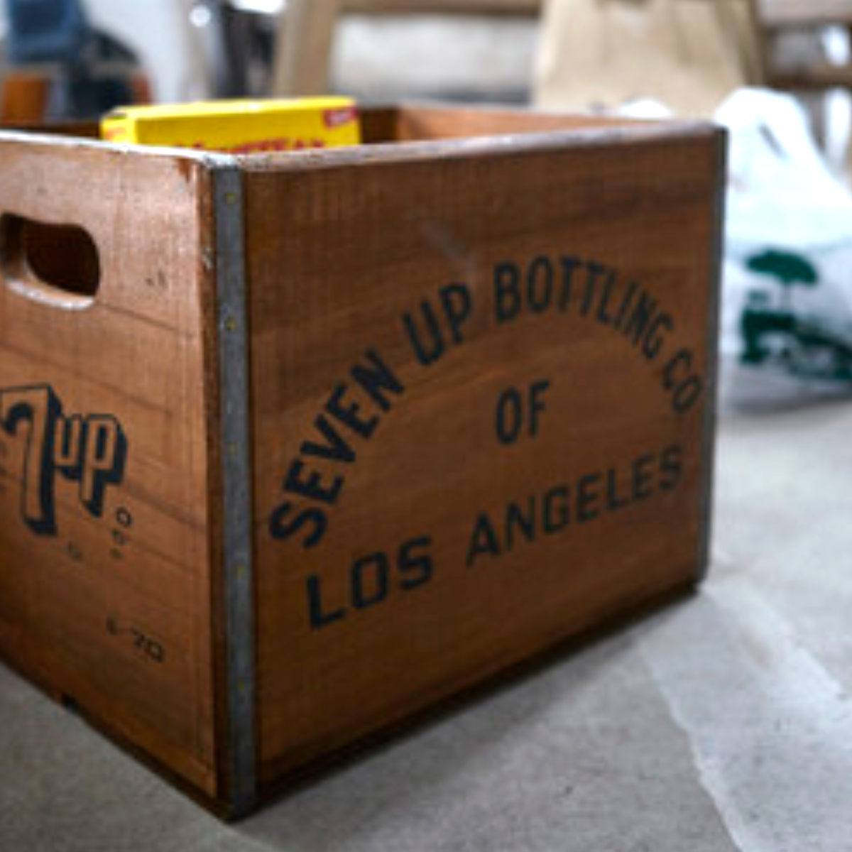 収納ボックス ウッドボックス M 木製 幅40×奥行27×高さ22.5cm ( 天然木 収納 ボックス 収納ケース 小物収納 小物 木箱 箱 持ち手付き 持ち手穴付き ストッカー ヴィンテージ ユーズド 感 アンティーク 風合い おしゃれ )