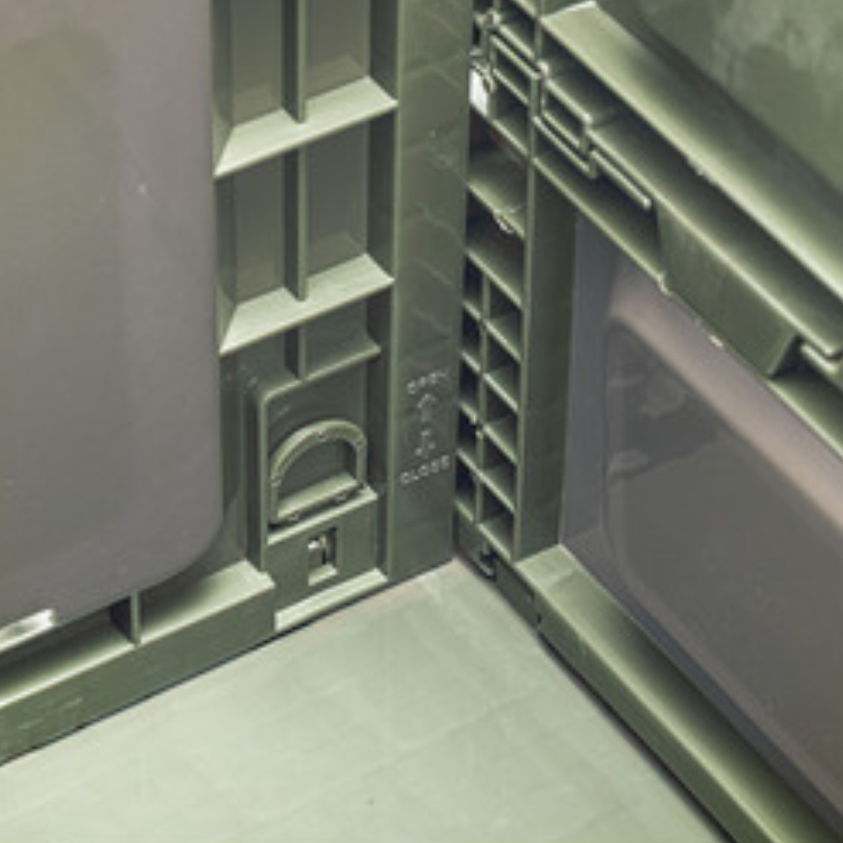 収納ボックス フォールディング コンテナ L 折りたたみ ふた付き 幅59×奥行40×高さ33.5cm ( ボックス 収納 蓋 蓋付き 収納ケース ケース おしゃれ 積み重ね 積める スタッキング 収納コンテナ 組み立て簡単 小物 小物収納 ) 【グレー】 グレー