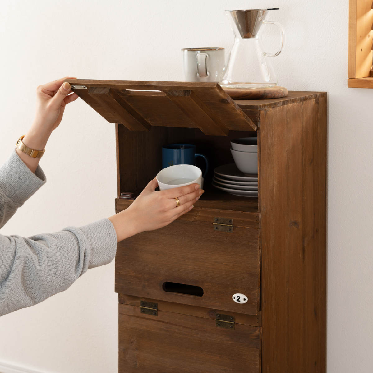 シューズラック 4段 木製 幅34.5cm ( シューズケース シューズボックス 下駄箱 スリム 靴収納 レトロ調 フラップ扉 収納 ラック 玄関収納 収納棚 靴 靴入れ 杉 キャビネット チェスト 家具 扉付き リビング収納 )