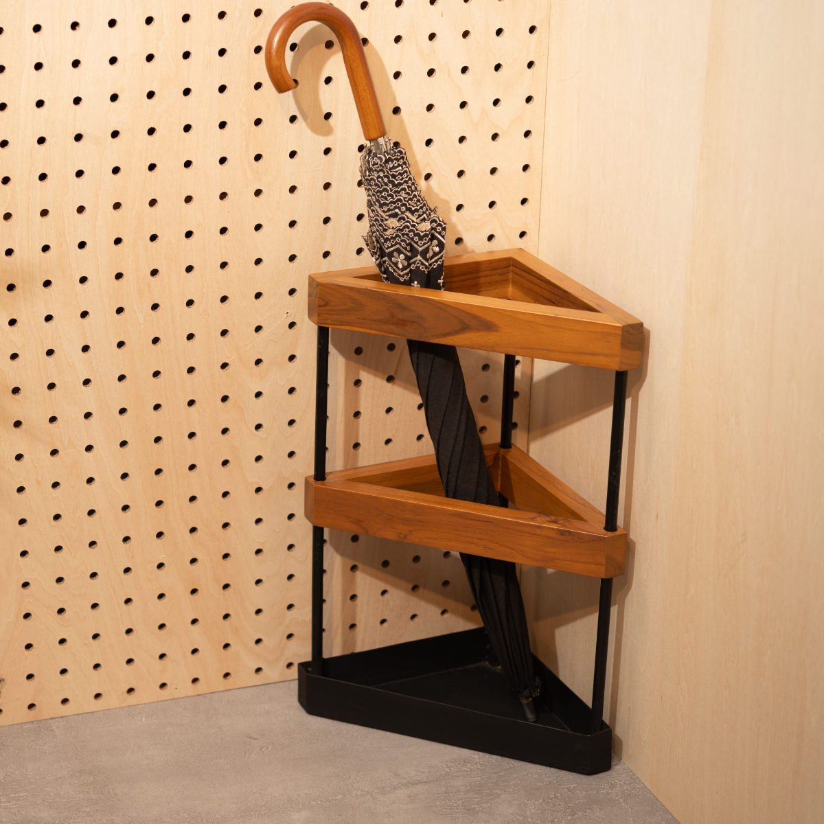 傘立て 三角 木製 スチール ( 傘たて スリム 玄関収納 省スペース コーナー 設置 天然木 ブラック 木 ウッド さんかく コンパクト 北欧 おしゃれ )