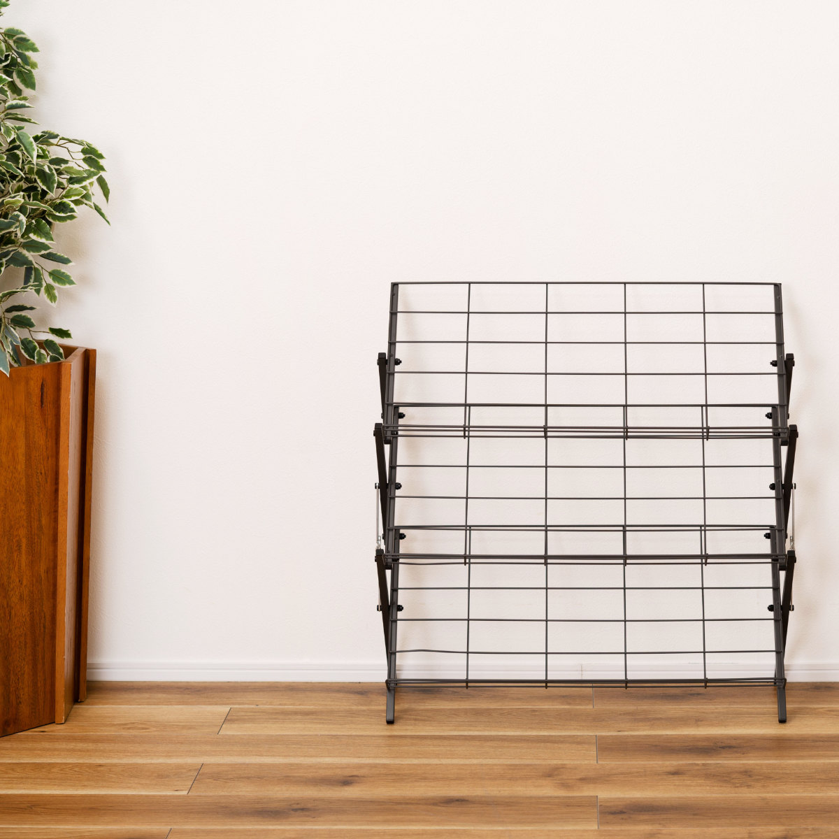 シューズラック フォールディングシューズラック スチール ( 玄関 靴 収納 下駄箱 折りたたみ ラック 見せる収納 スリッパラック コンパクト コレクションラック たためる ブラック ホワイト ) 【ホワイト】 ホワイト