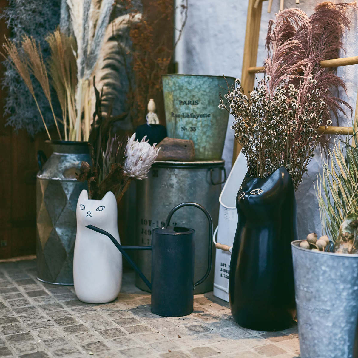 傘立て ネコ 45cm 陶器 ( 傘たて 猫 玄関収納 スリム アンブレラスタンド かわいい 猫グッズ 傘入れ 猫型 アニマル 錆びない 北欧 玄関 収納 ) 【ブラック】 ブラック