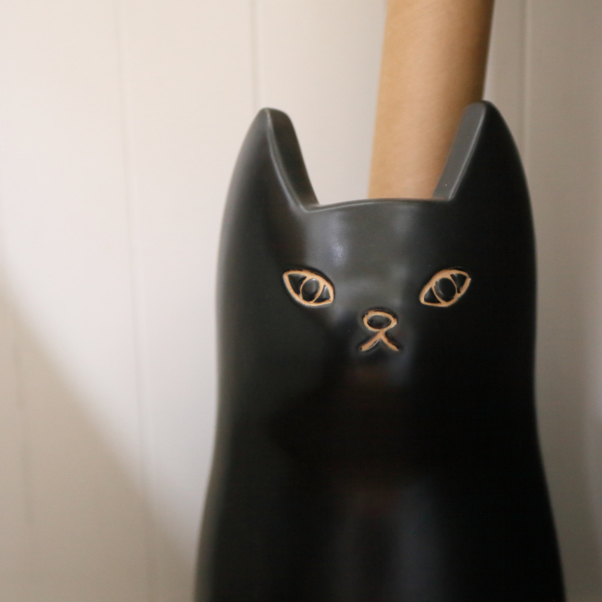 傘立て ネコ 45cm 陶器 ( 傘たて 猫 玄関収納 スリム アンブレラスタンド かわいい 猫グッズ 傘入れ 猫型 アニマル 錆びない 北欧 玄関 収納 ) 【ブラック】 ブラック