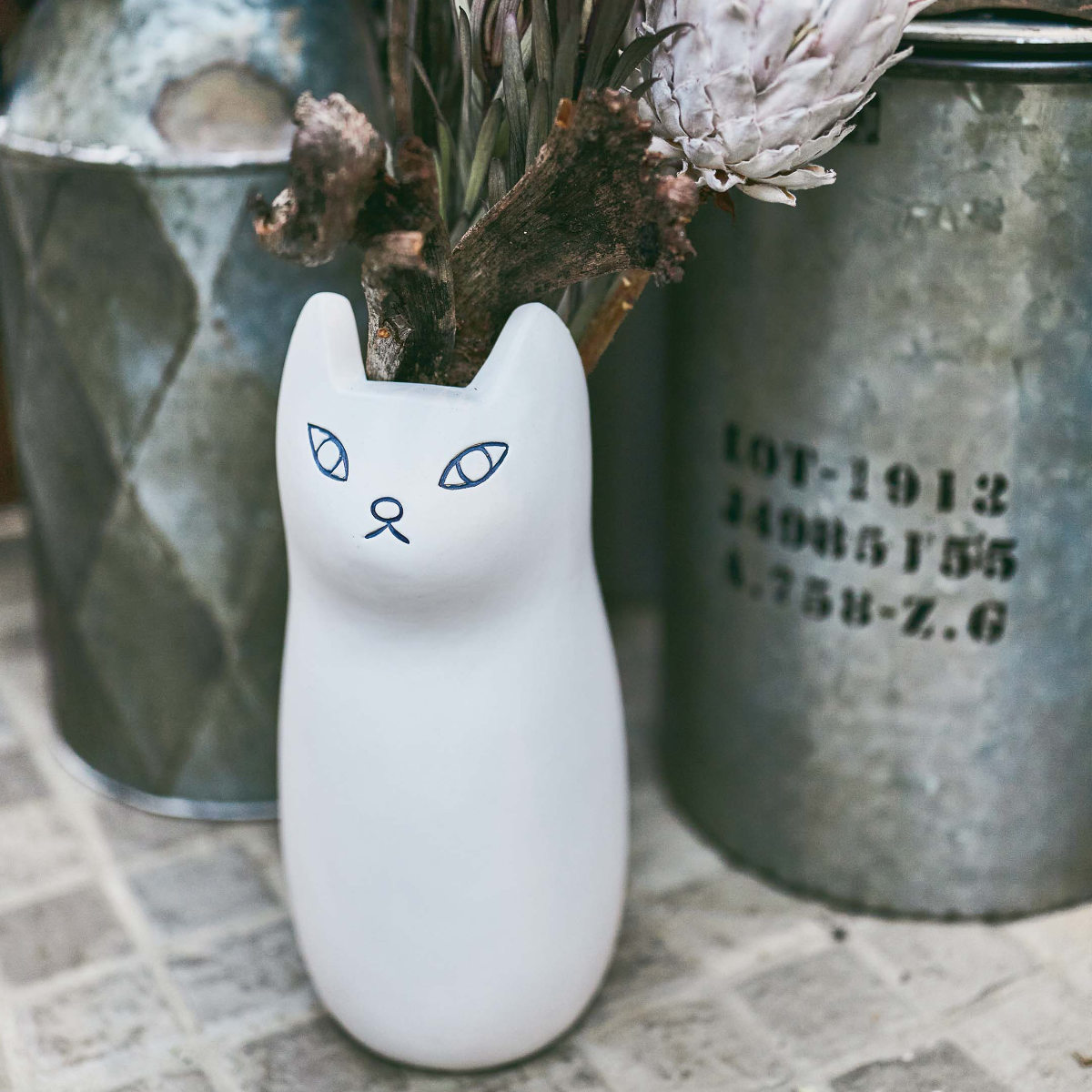 傘立て ネコ 34.5cm 陶器 ( 傘たて 猫 玄関収納 スリム アンブレラスタンド かわいい 猫グッズ 傘入れ 猫型 アニマル 錆びない 北欧 玄関 収納 ) 【ホワイト】 ホワイト