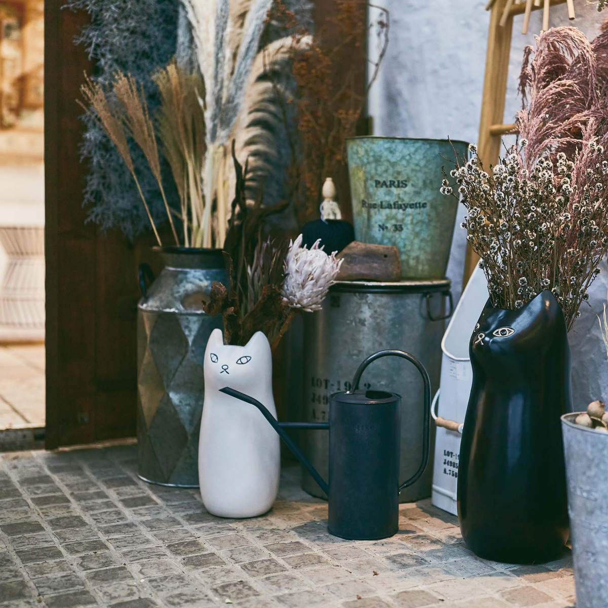 傘立て ネコ 34.5cm 陶器 ( 傘たて 猫 玄関収納 スリム アンブレラスタンド かわいい 猫グッズ 傘入れ 猫型 アニマル 錆びない 北欧 玄関 収納 ) 【ホワイト】 ホワイト