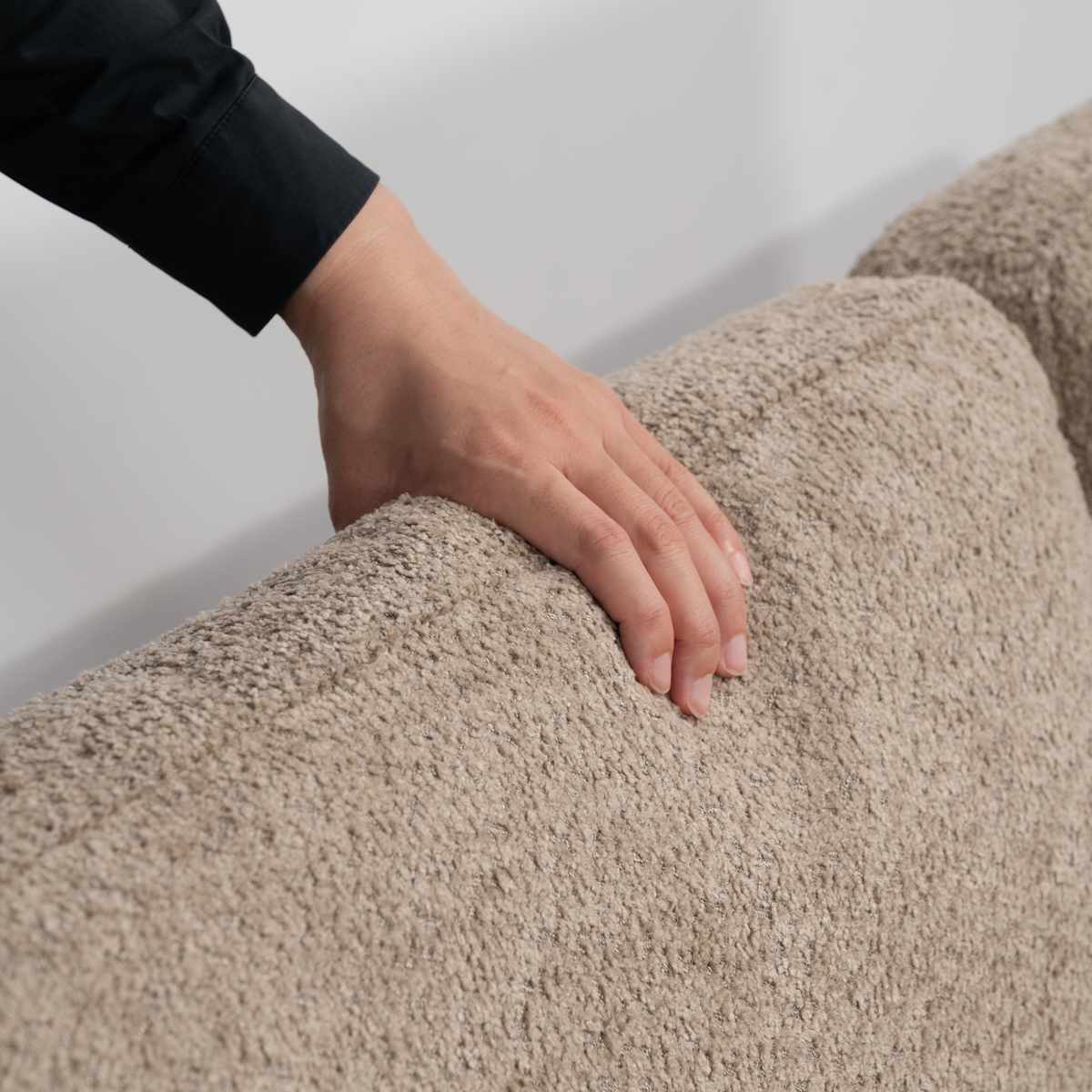 ソファ 3人掛け 幅181cm ブークレ生地 フェンネル form ( 開梱設置 リビングソファ sofa 木製 天然木 肘掛け ファブリック ダイニングソファ 柔らかい 肌触り ソファー 木製フレーム 肘付きソファ ) 【カーキ】 カーキ