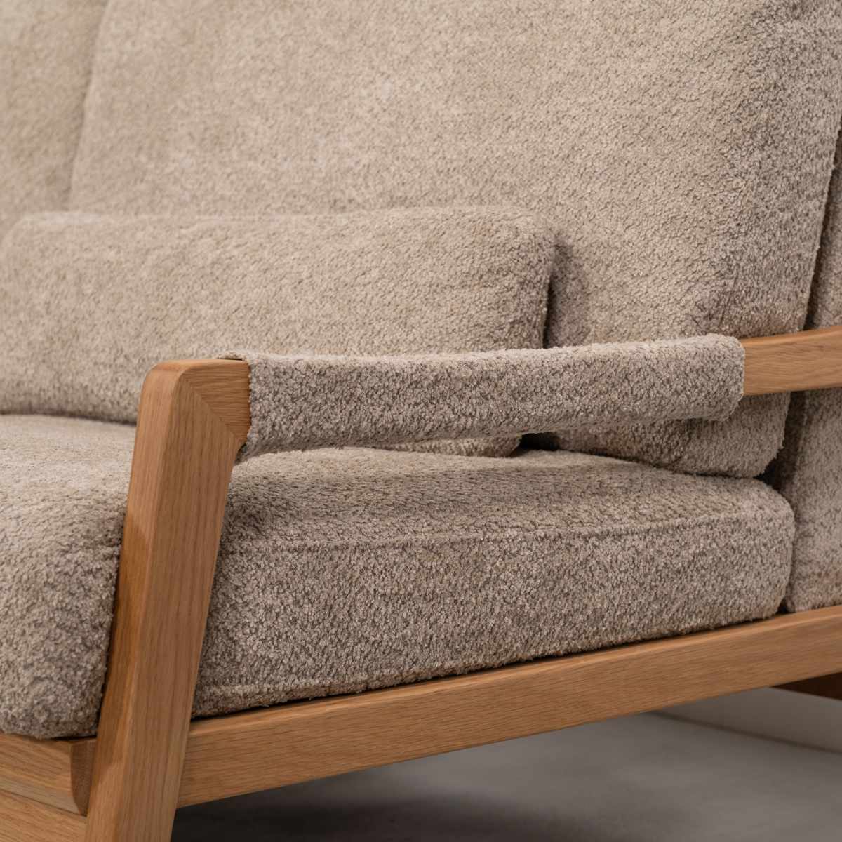 ソファ 3人掛け 幅181cm ブークレ生地 フェンネル form ( 開梱設置 リビングソファ sofa 木製 天然木 肘掛け ファブリック ダイニングソファ 柔らかい 肌触り ソファー 木製フレーム 肘付きソファ ) 【カーキ】 カーキ