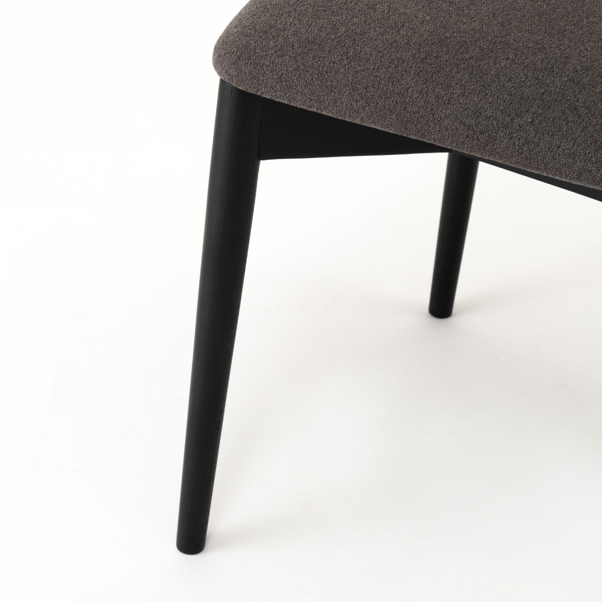 ダイニングチェア 座面高47cm チコリ form ( チェア ダイニング イス 椅子 食卓椅子 完成品 木製 天然木 肘なし ファブリック チェアー いす 食卓 リビング ダイニングチェアー リビングチェア 木製椅子 ) 【ブラック】 ブラック