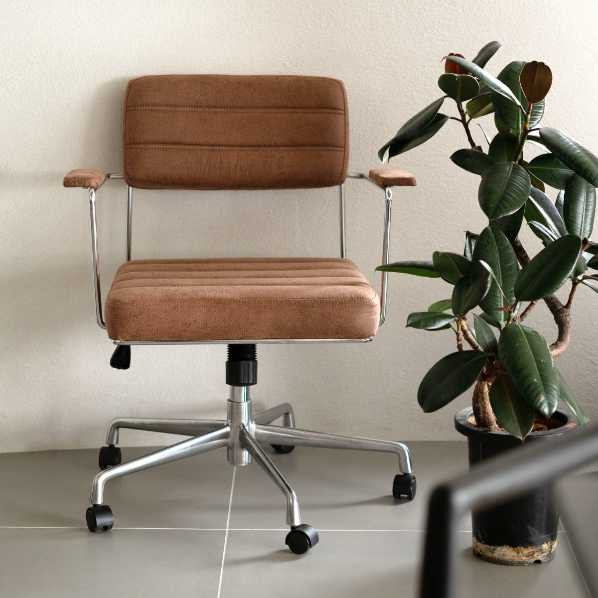 オフィスチェア 昇降式 座面高44~54cm デスクチェア ボラゴ form ( ワークチェア パソコンチェア レザー調 キャスター付き ロッキング機能 肘掛け 学習椅子 勉強椅子 座面 四角 高さ調節 イス オフィス 仕事 ) 【ブラック】 ブラック