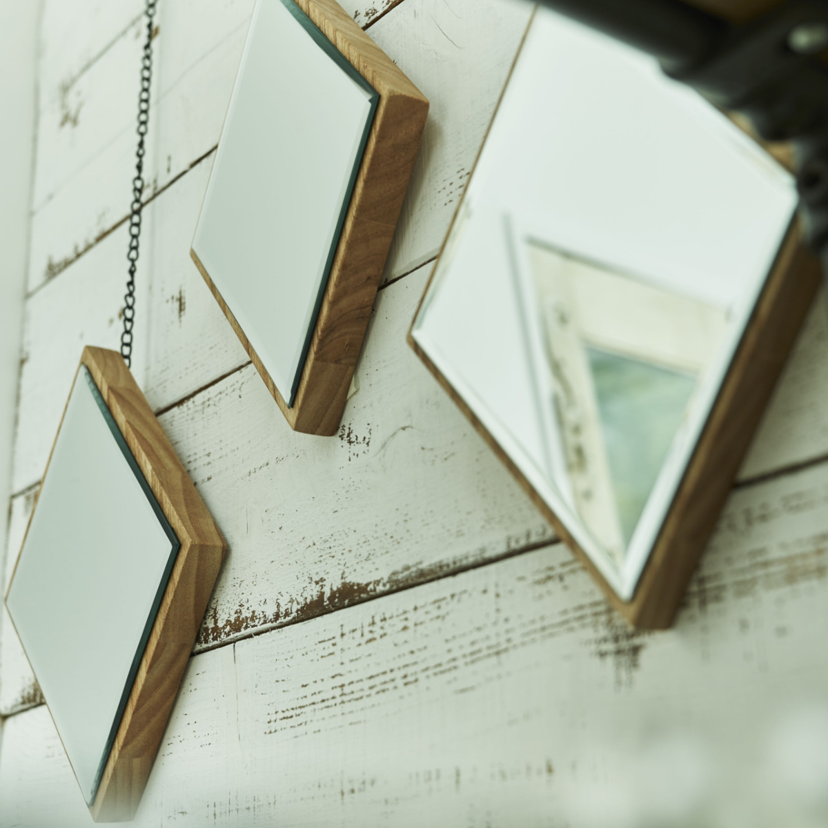 ウォールミラー 3個セット ダイヤ 壁掛けミラー （ 鏡 壁掛け ミラー 3個 菱形 天然木 飛散防止加工 ひし形 吊り下げ チェーン インテリア ）