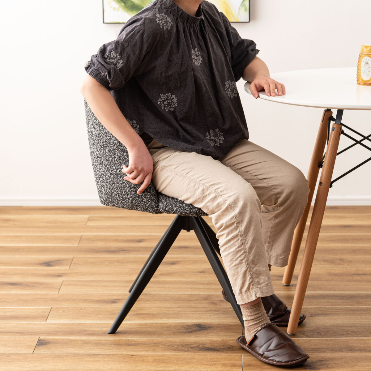 ダイニングチェア 座面高45cm 回転 ファブリック モダン ( チェア ダイニング イス 椅子 食卓椅子 回転椅子 デスクチェア 360度回転 ウレタン 疲れにくい いす 食卓 リビング リビングチェア シンプル おしゃれ 立ち座り 楽 ) 【ライトグレー】 ライトグレー