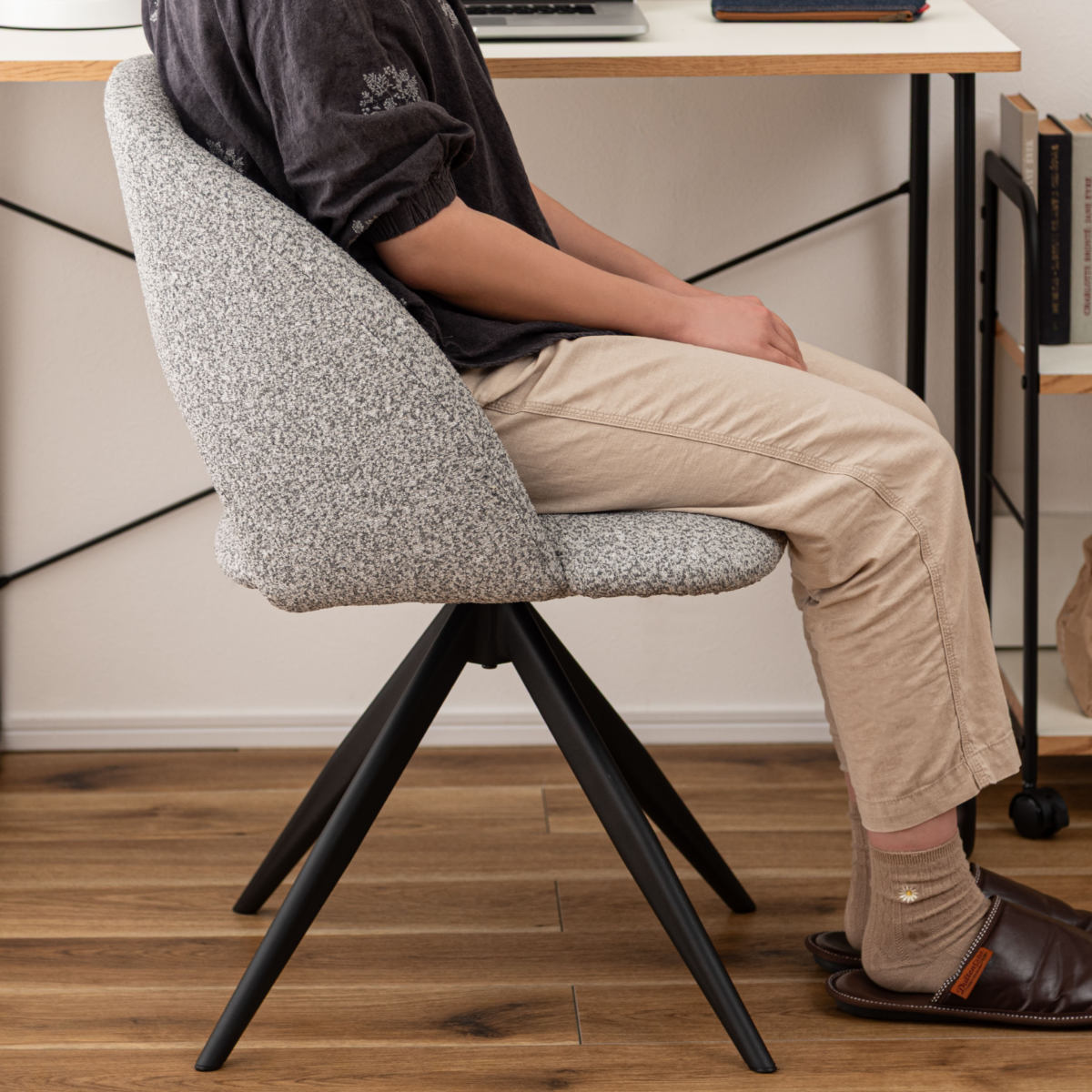 ダイニングチェア 座面高45cm 回転 ファブリック モダン ( チェア ダイニング イス 椅子 食卓椅子 回転椅子 デスクチェア 360度回転 ウレタン 疲れにくい いす 食卓 リビング リビングチェア シンプル おしゃれ 立ち座り 楽 ) 【ライトグレー】 ライトグレー