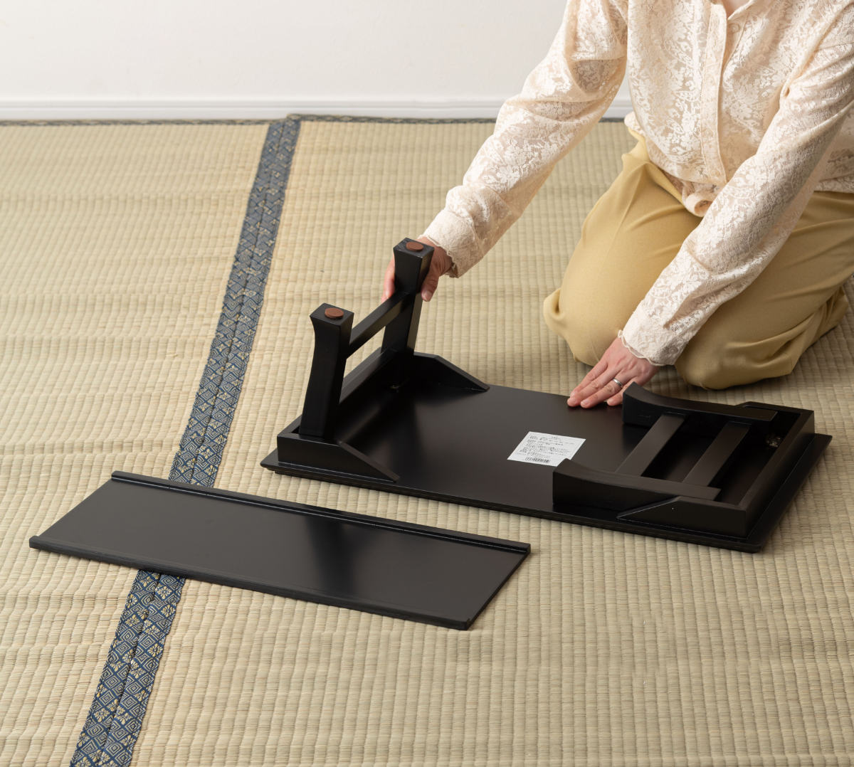 座卓 幅60cm 折りたたみ お座敷ミニテーブル ( 木製 天然木 文机 完成品 折り畳み テーブル 和室 棚板 収納 仏間 法事 写経 光沢 畳 ミニテーブル フォールディング 寺院 座敷 旅館 神社 お寺 お座敷 和風 軽い 軽量 )