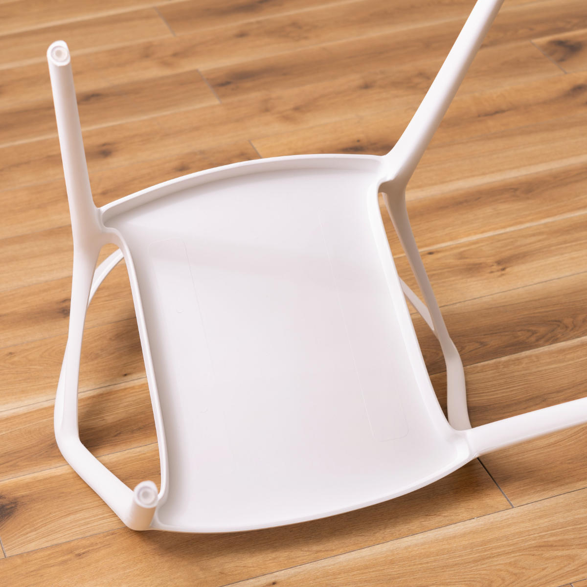 ダイニングチェア 座面高45cm 軽量 肘掛け付き 完成品 ガーデンチェア ( チェア ダイニング イス 椅子 食卓椅子 屋内 屋外 軽い プラスチック 積み重ね スタッキング 食卓 ベランダ 庭 アウトドア ガーデン家具 サブチェア ) 【ホワイト】 ホワイト